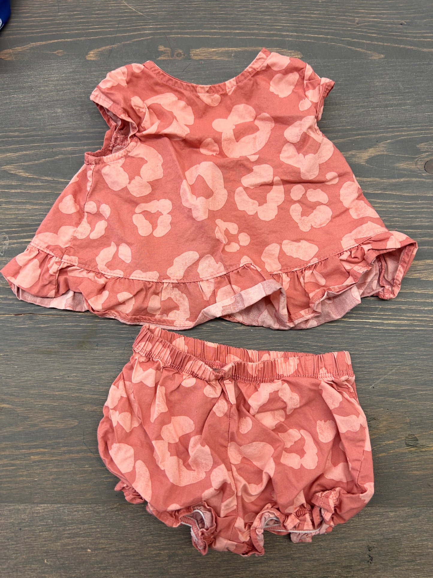 Carters 0/3m pink cheetah set