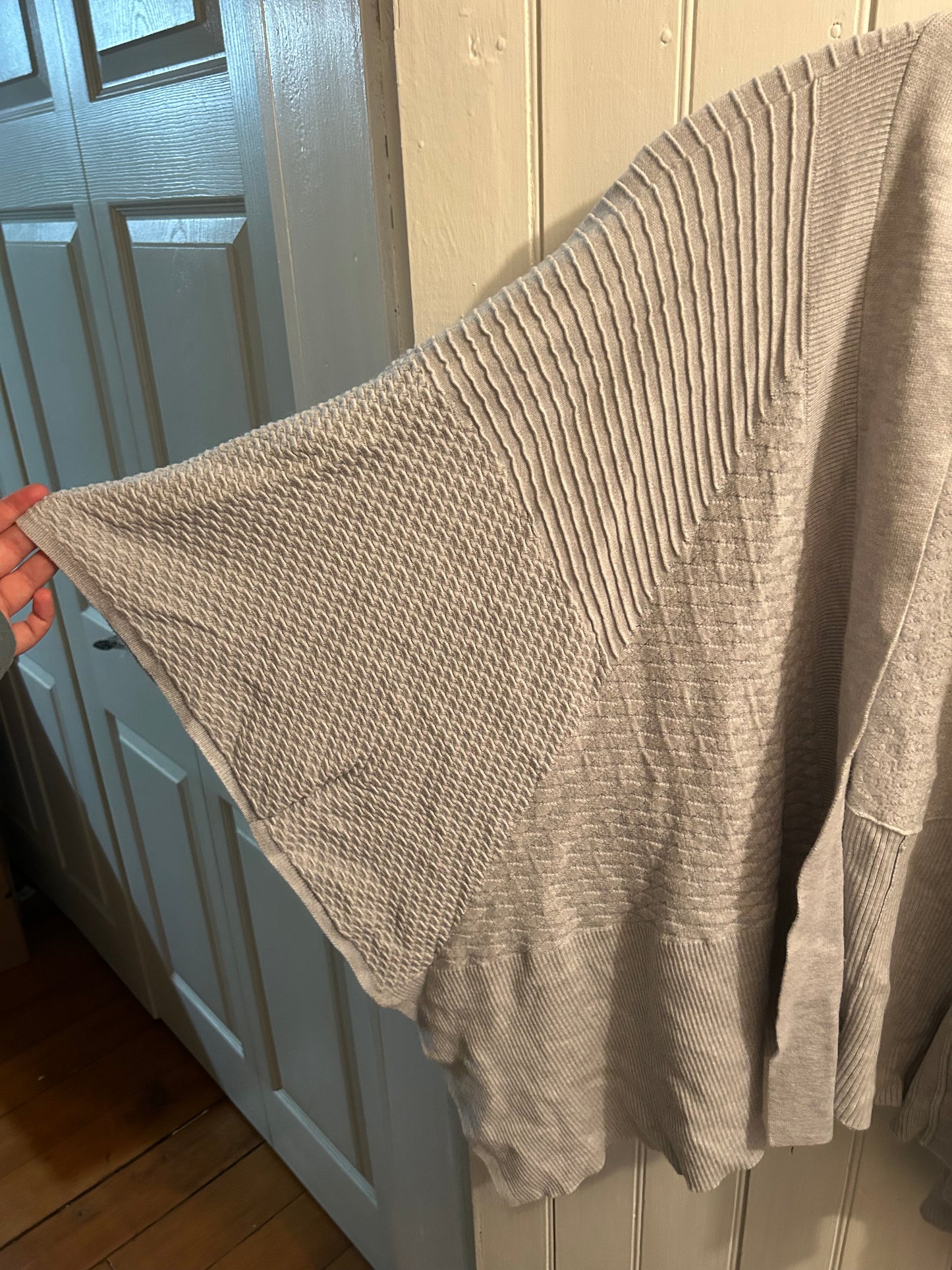 Lululemon OS very textured shawl