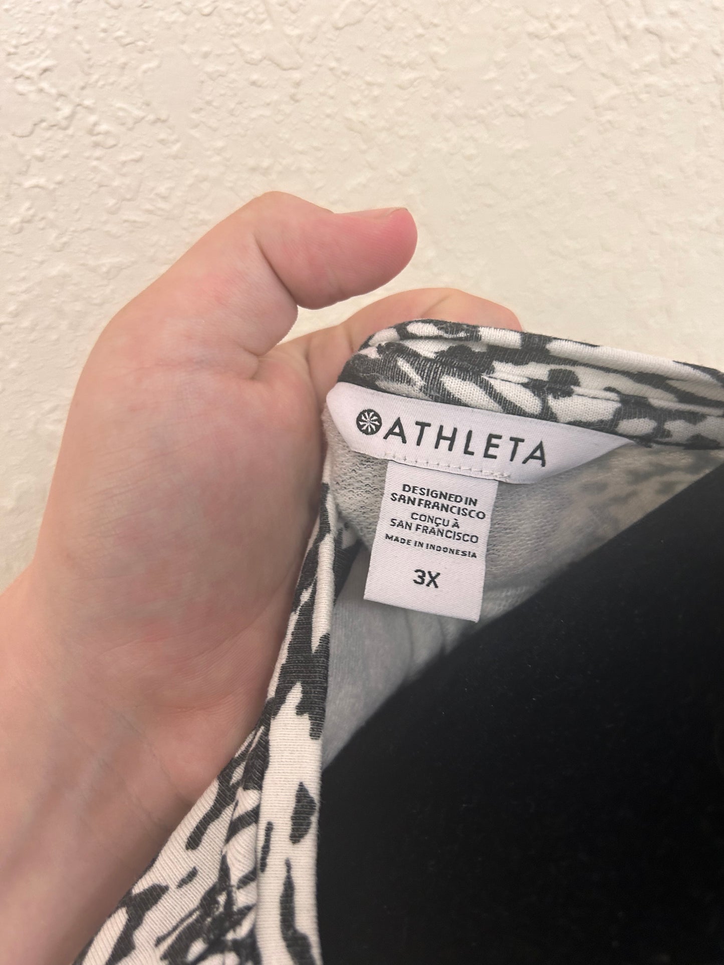 Athleta 3x black & white sweater