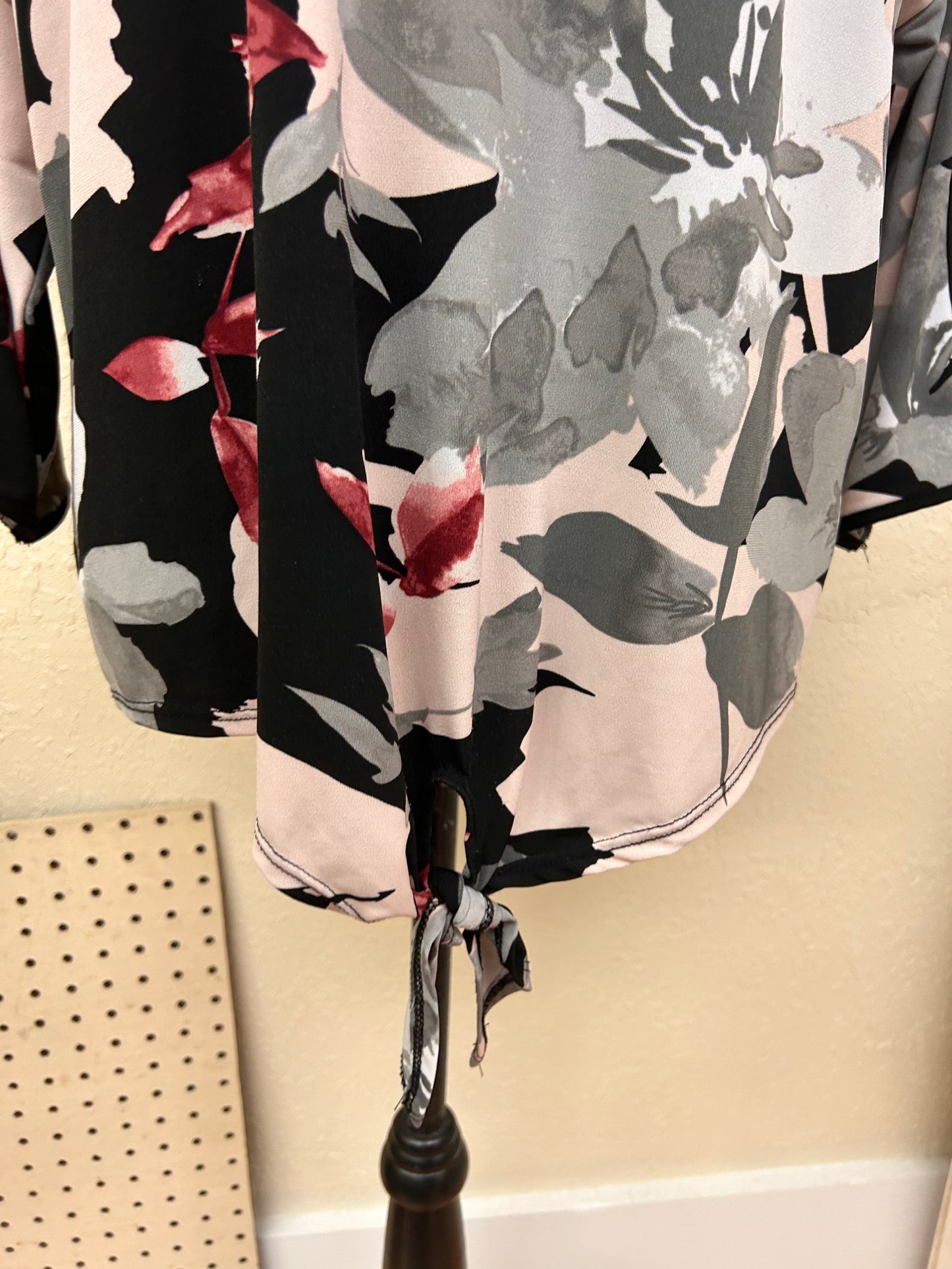 Cleo xl pink & black floral long sleeve blouse