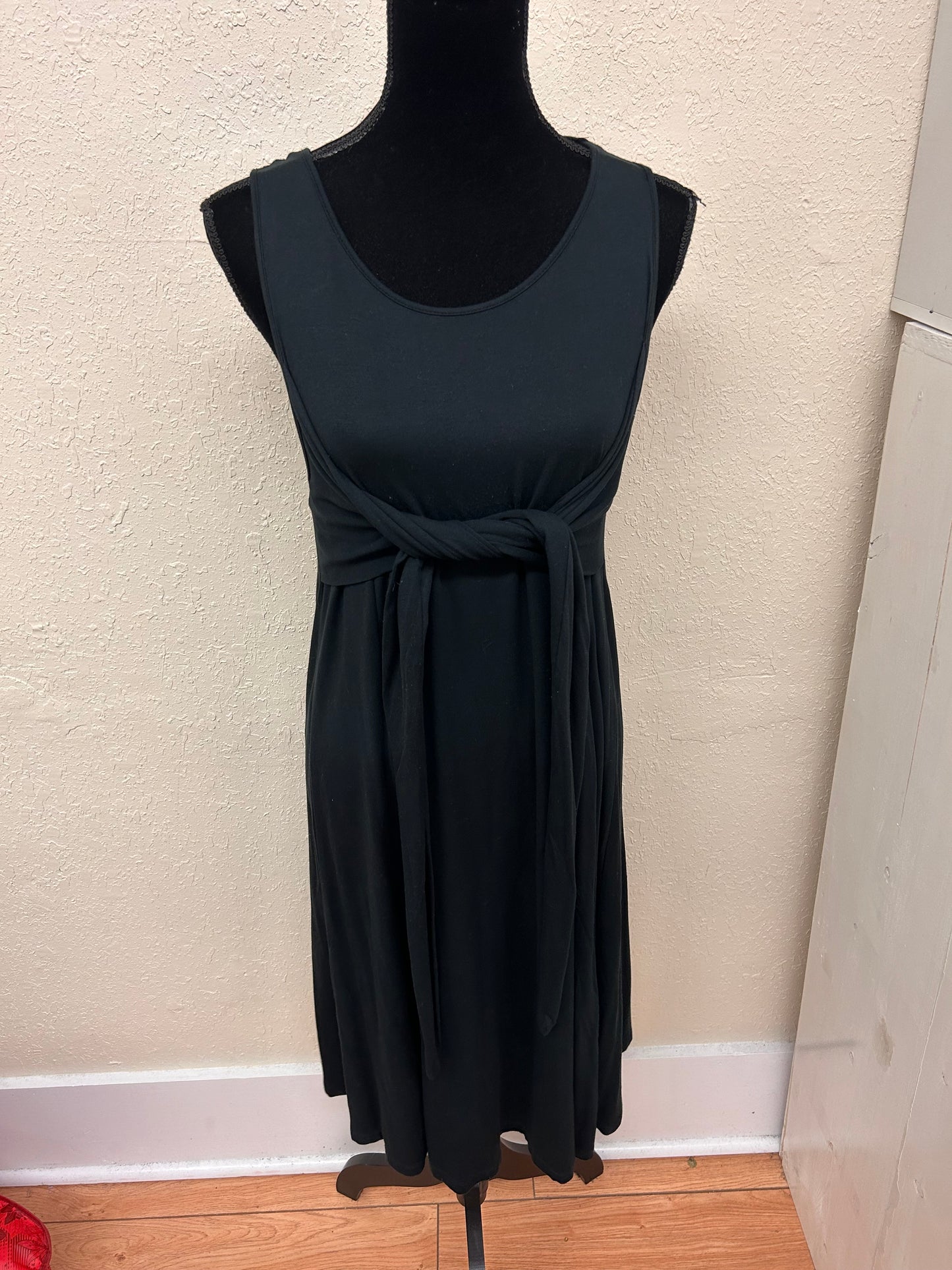 Press dress large black sleeveless dress