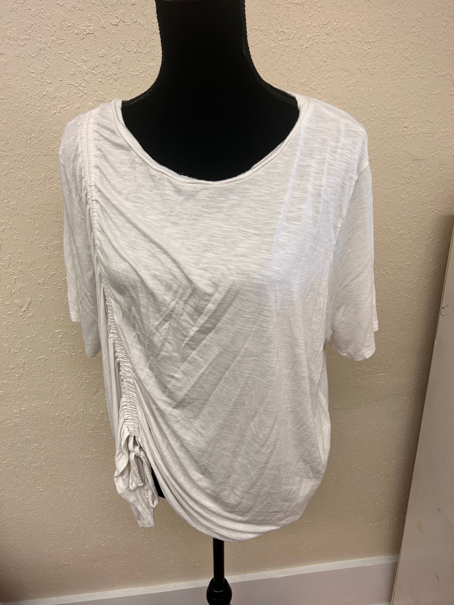 Maurcies 3x white scrunch side tshirt