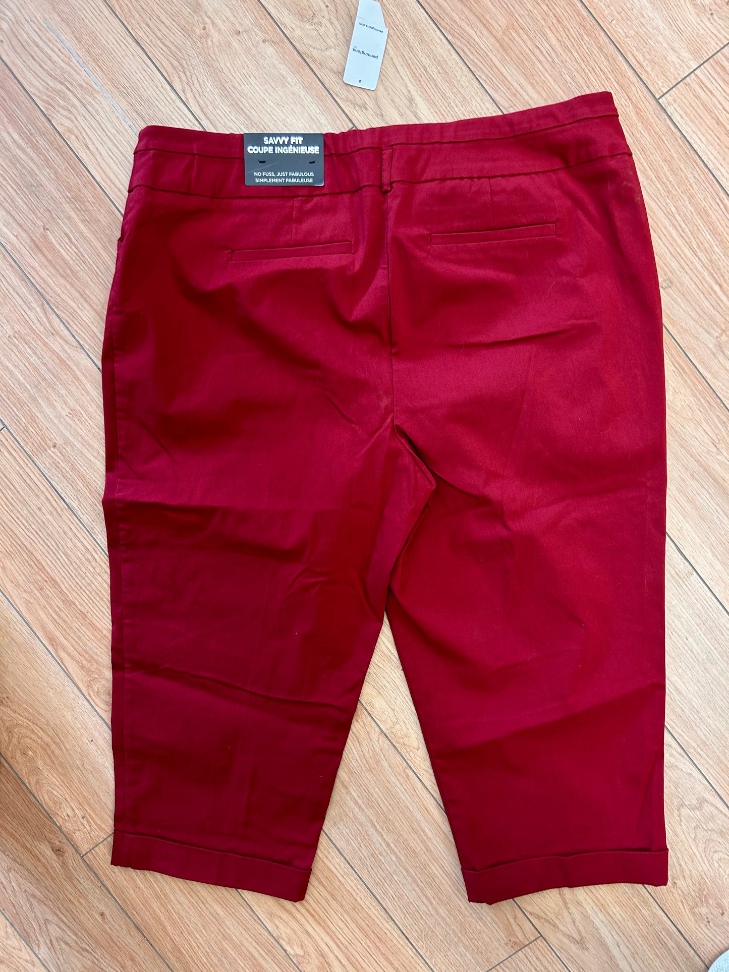 NEW penningtons 20 red capris