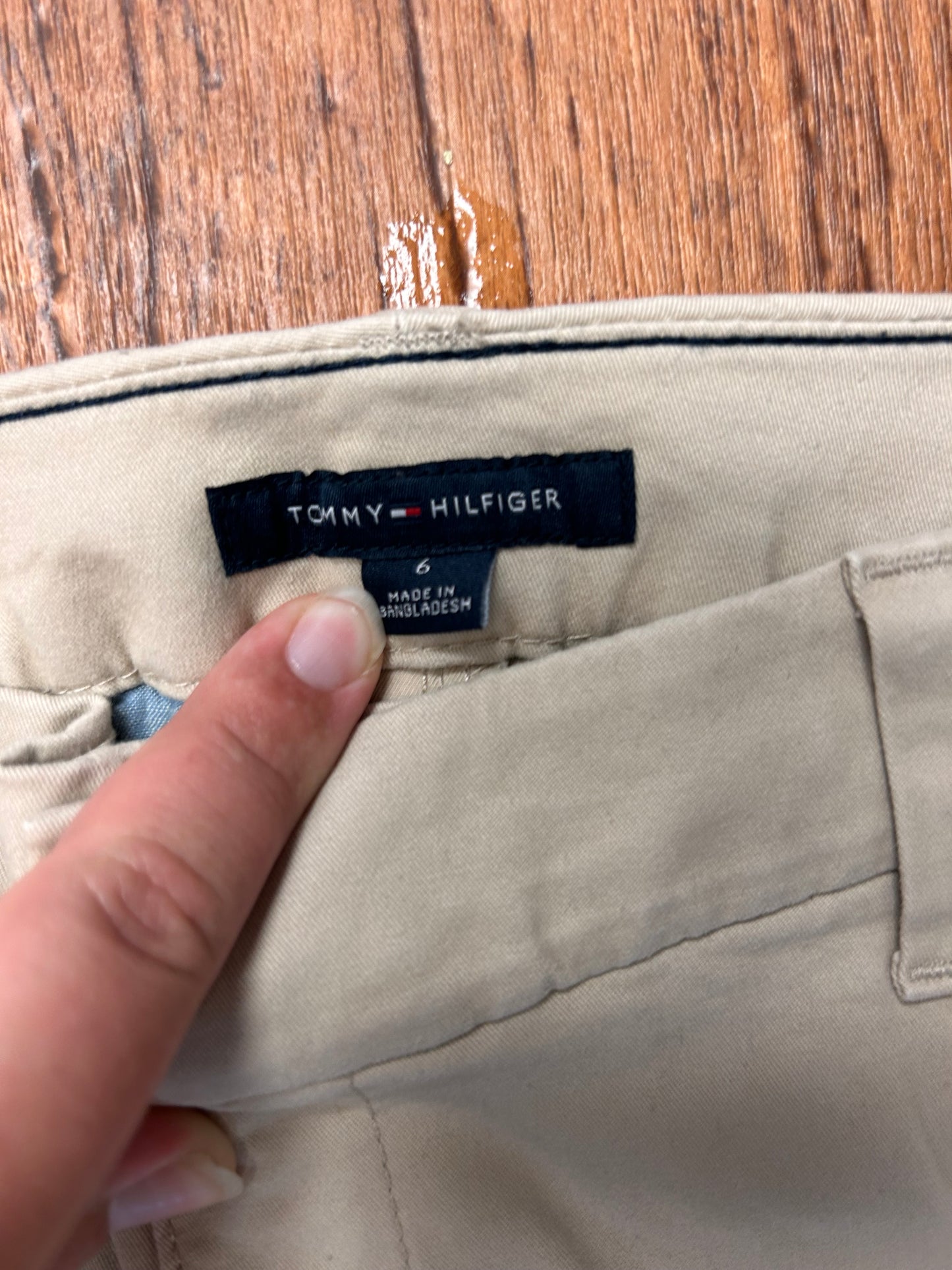 Tommy Hilfiger size 6 tan skinny jeans