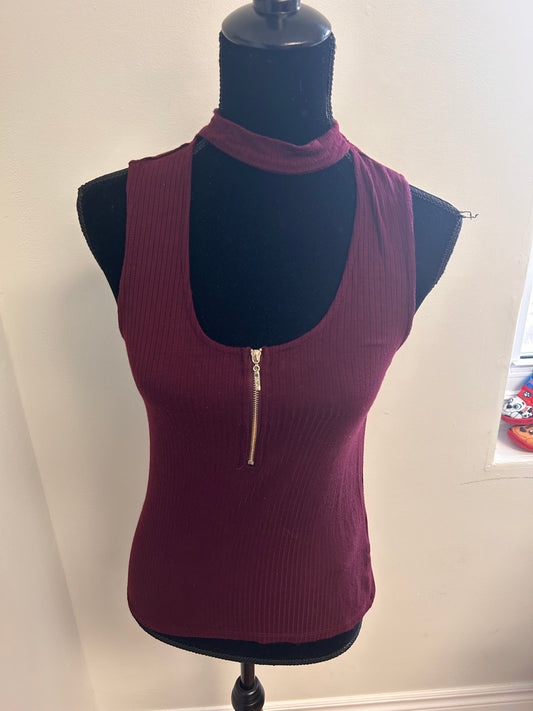 Guess medium burgundy ribbed high neck cutout tank blouse