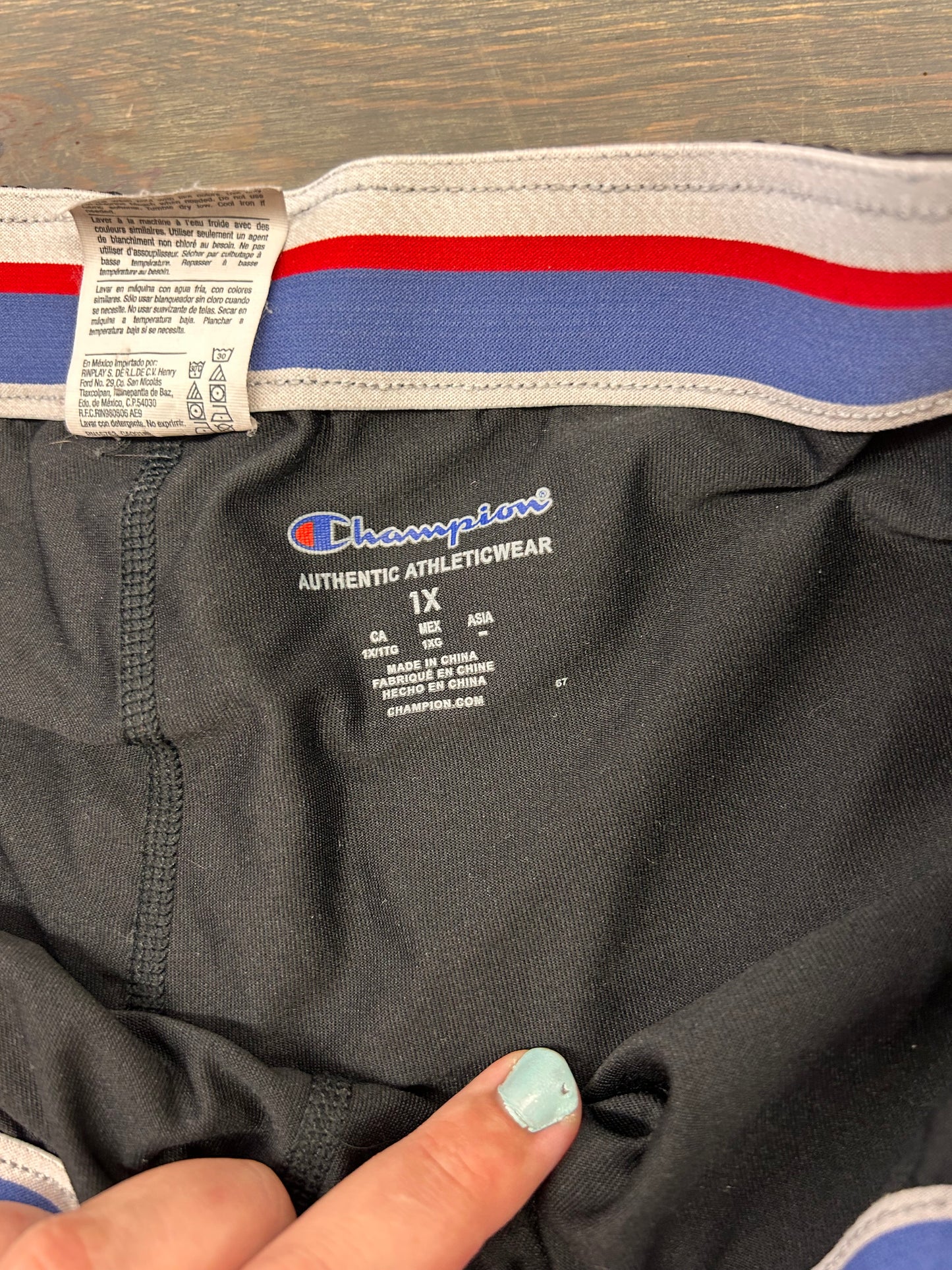 Champion 1x black athletic shorts