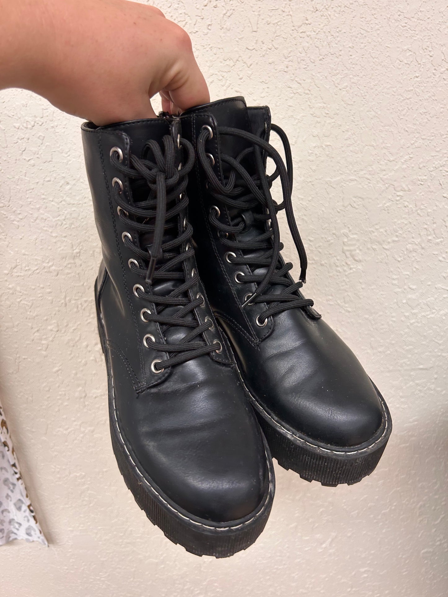 H&M 8.5 black platform moto booties