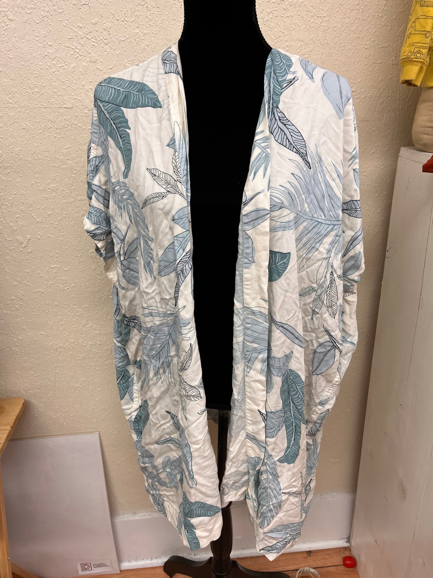 Roots OS blue leaf kimono