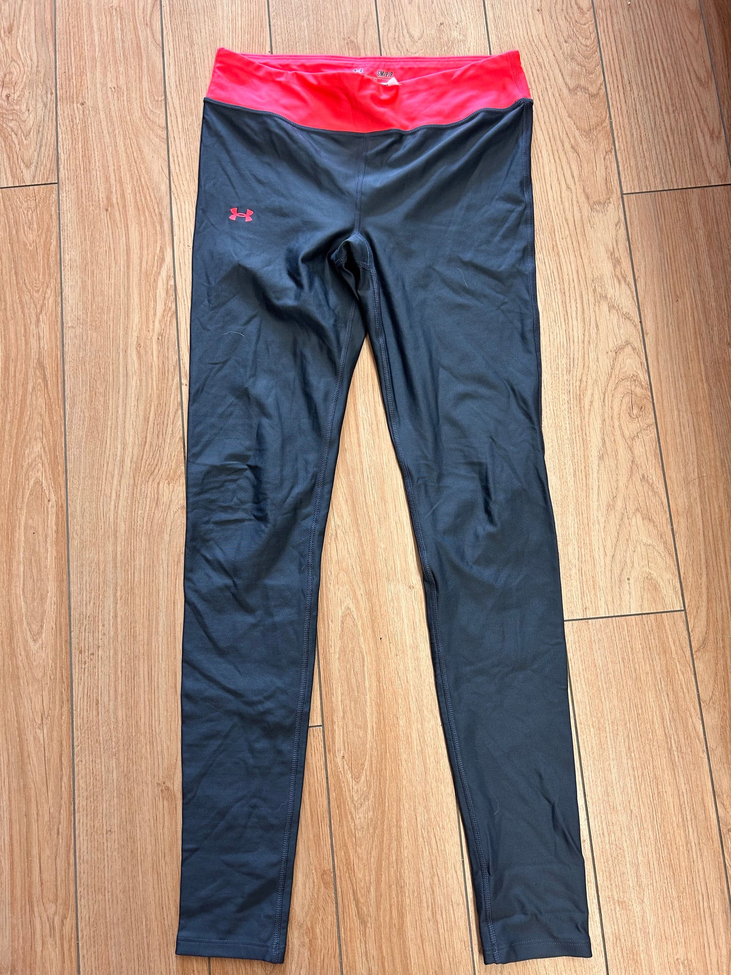 Under armour small grey & pink athletic leggings