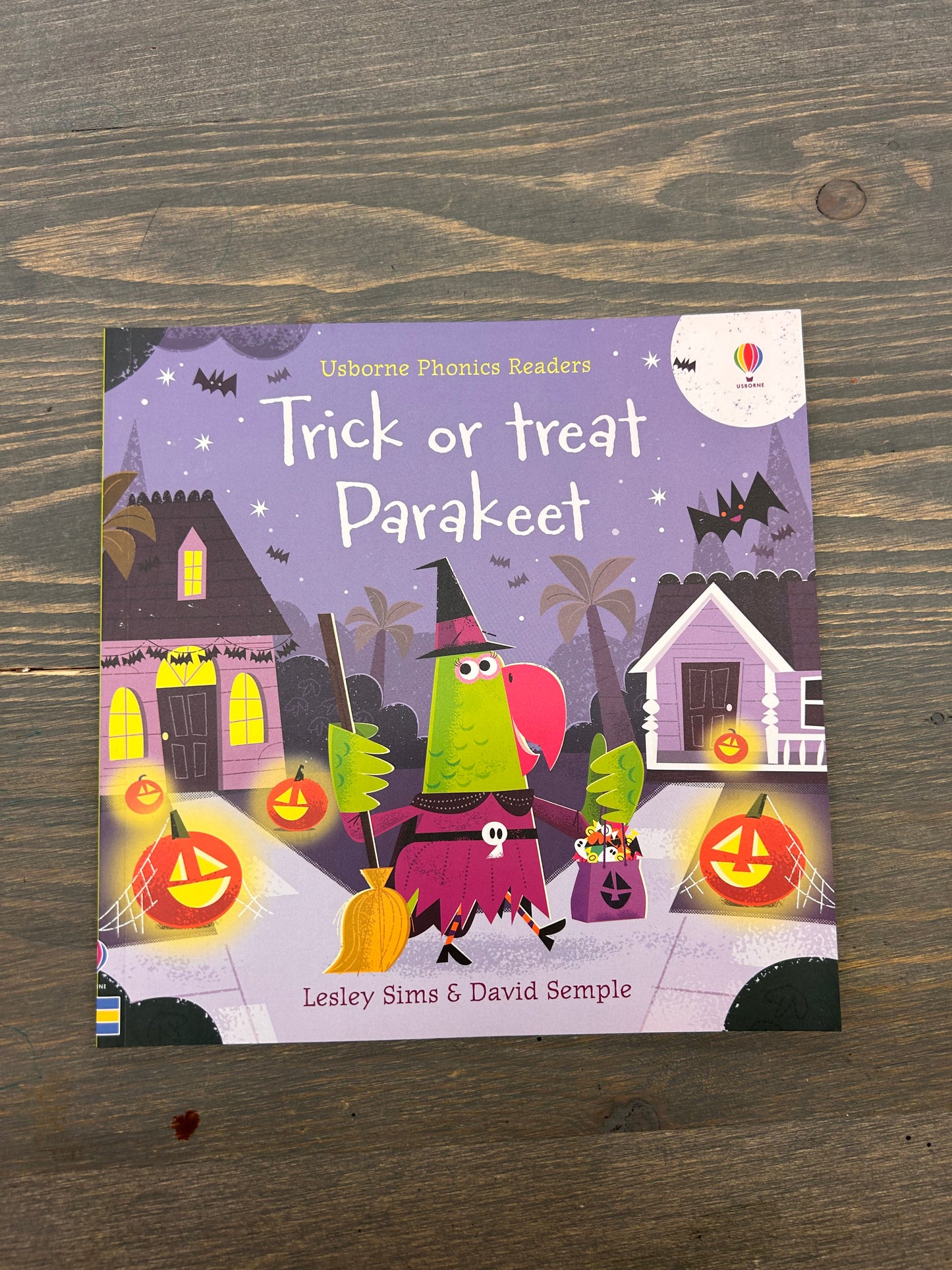 Phonics reader trick or treat parakeet book