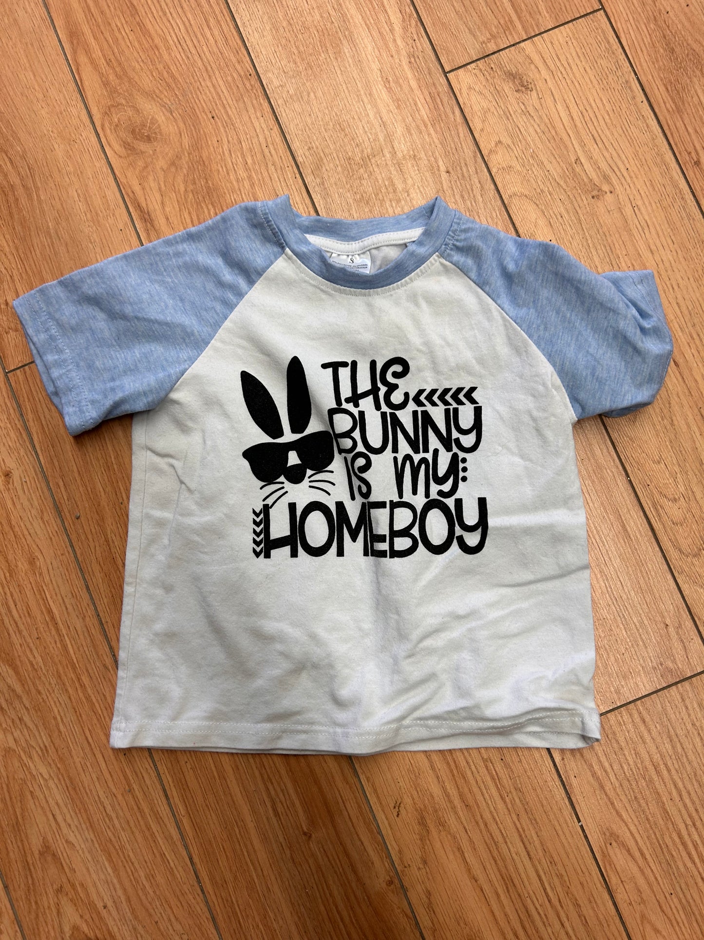 Small shop 2t bunny homeboy T-shirt