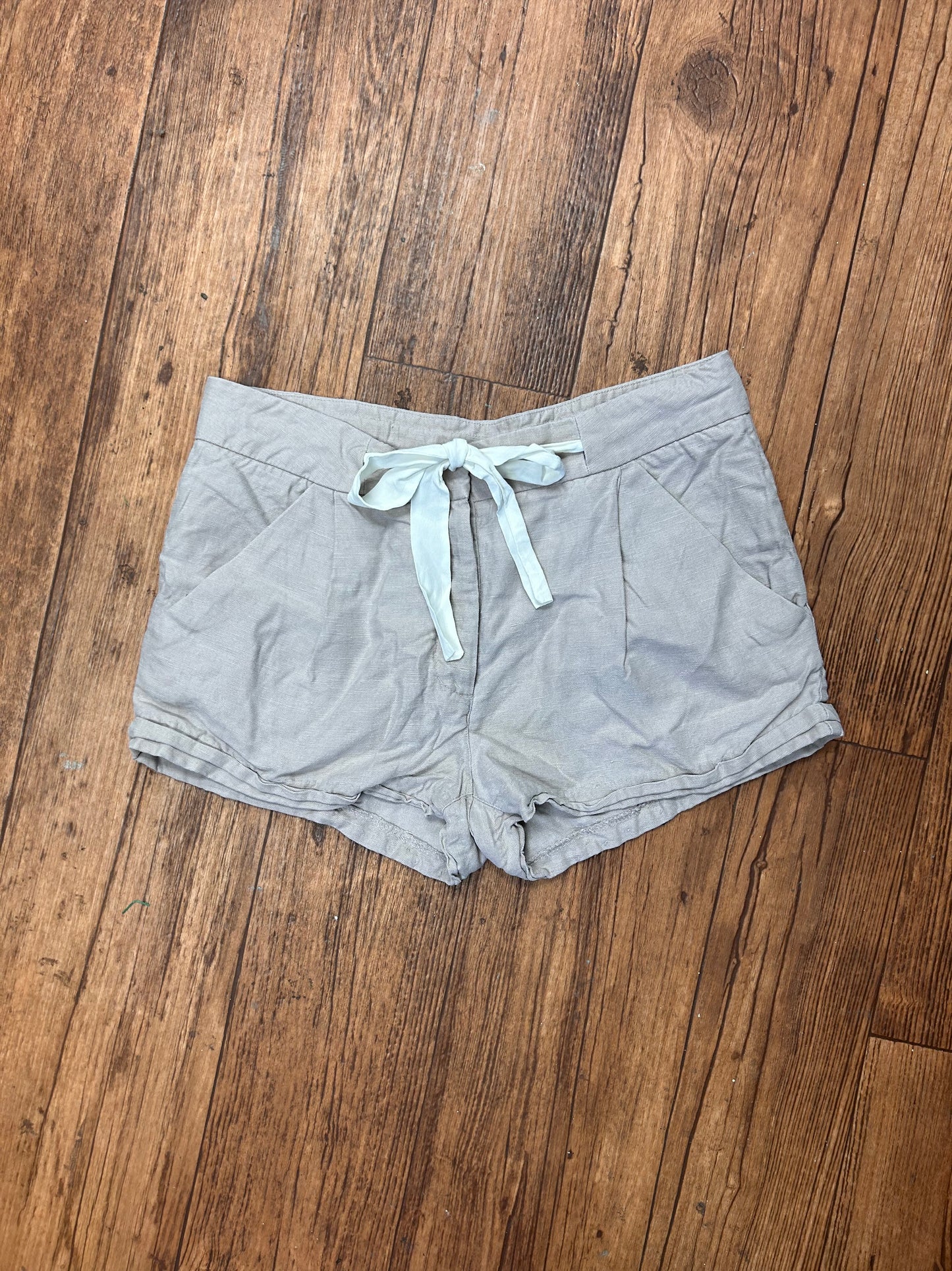 Wilfred 4 tan linen shorts