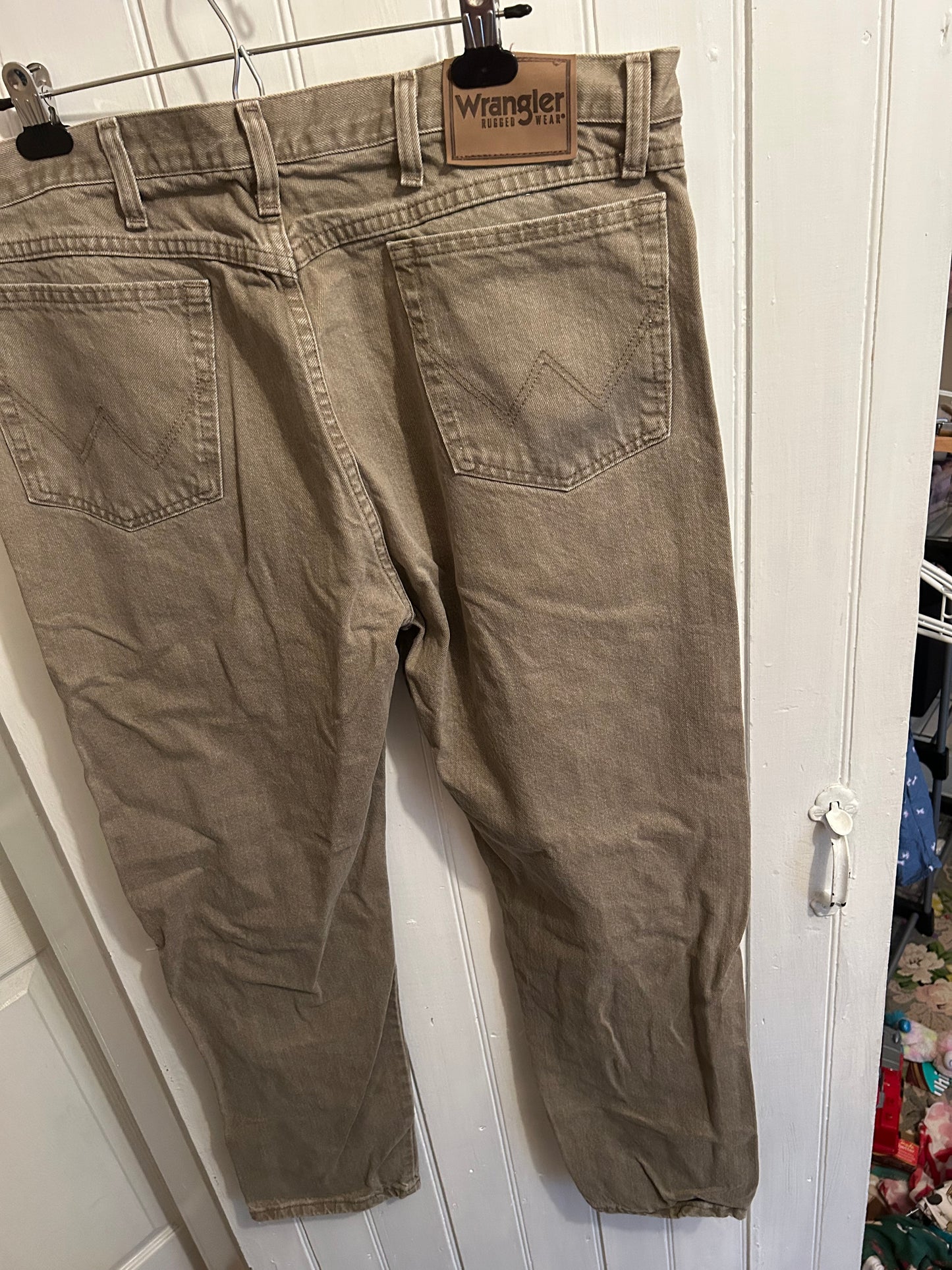 Wrangler men’s 40x32 tan jeans