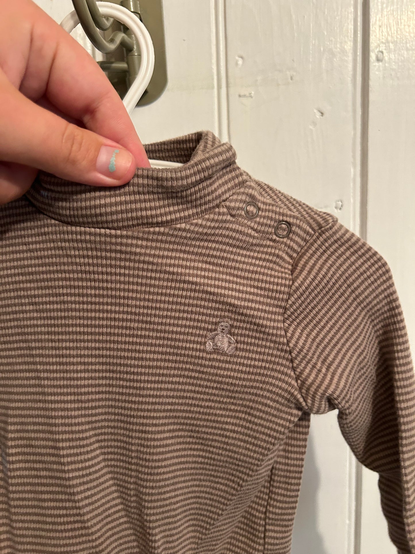 Gap 6/12m brown stripe turtleneck onesie