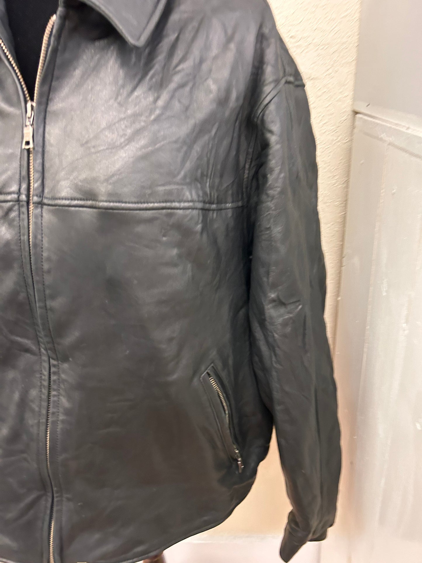 Eddie Bauer men’s Xxl leather jacket