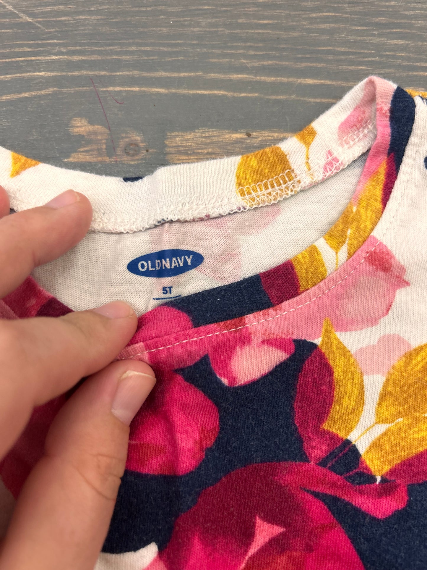 Old navy 5t pink floral T-shirt