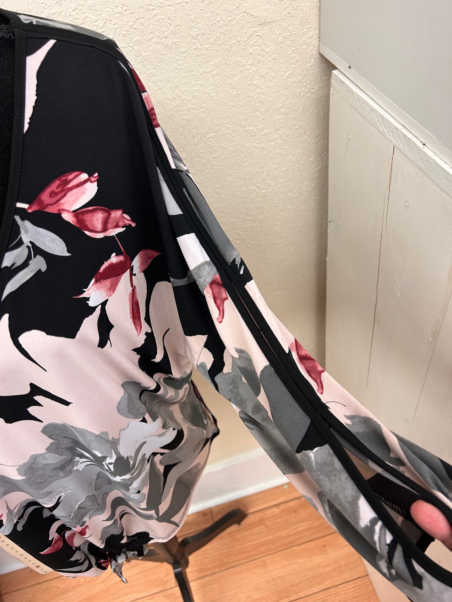 Cleo xl pink & black floral long sleeve blouse