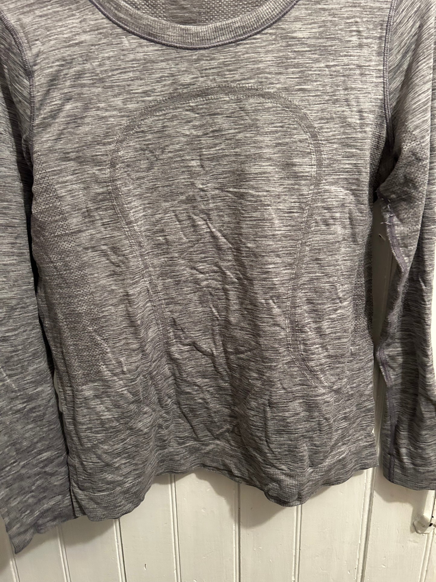 Lululemon 6/8 grey athletic dry quick long sleeve shirt
