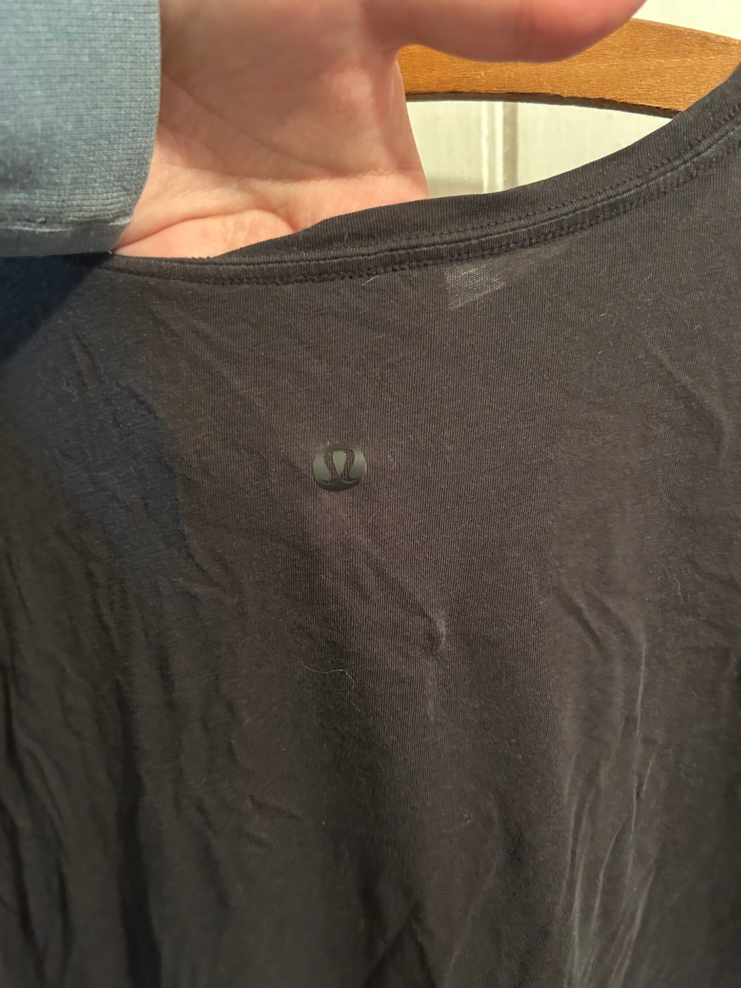 Lululemon 8 black cactus T-shirt