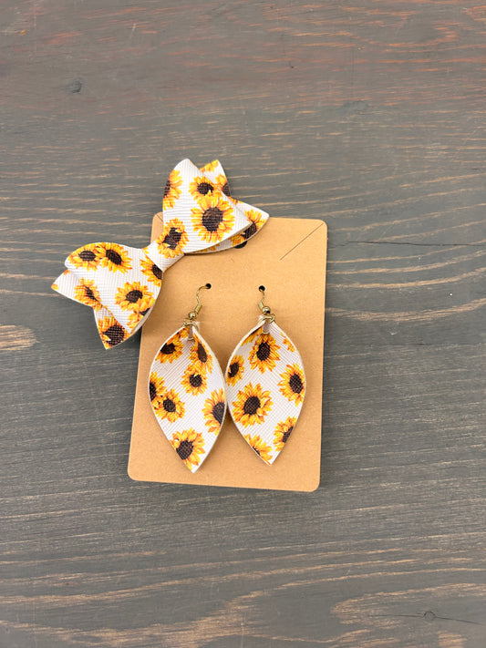 Mommy & me earring & bow set
