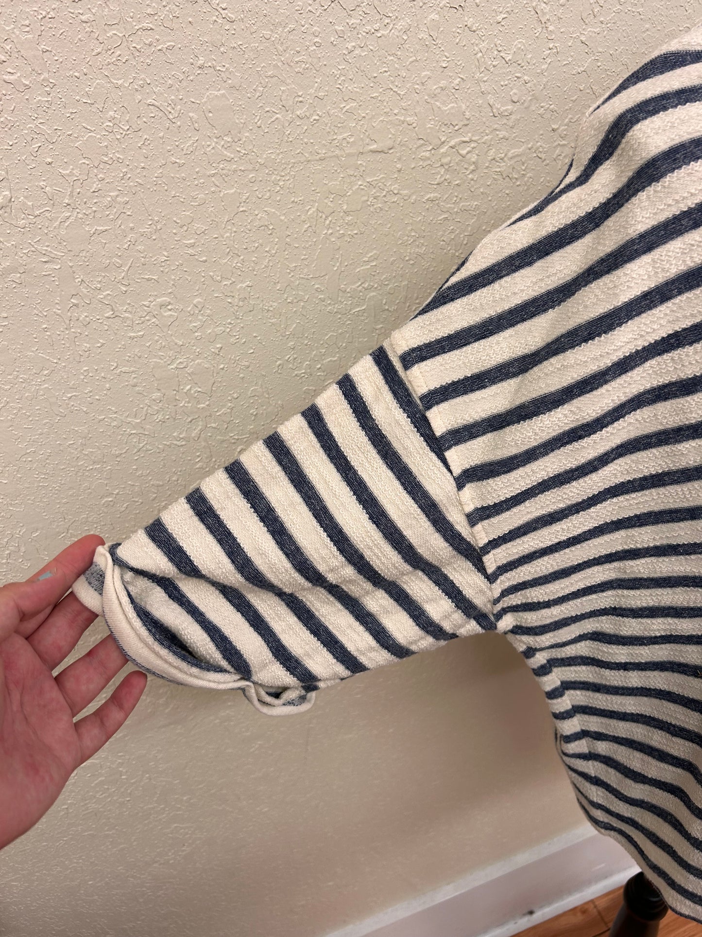 Old navy xl navy & white striped 1/2 sleeve shirt