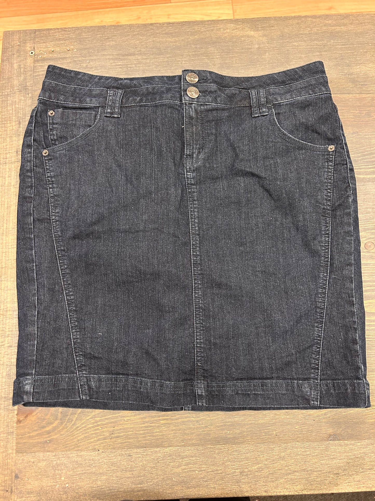 Revolution by Ricki’s 16 dark wash denim skirt