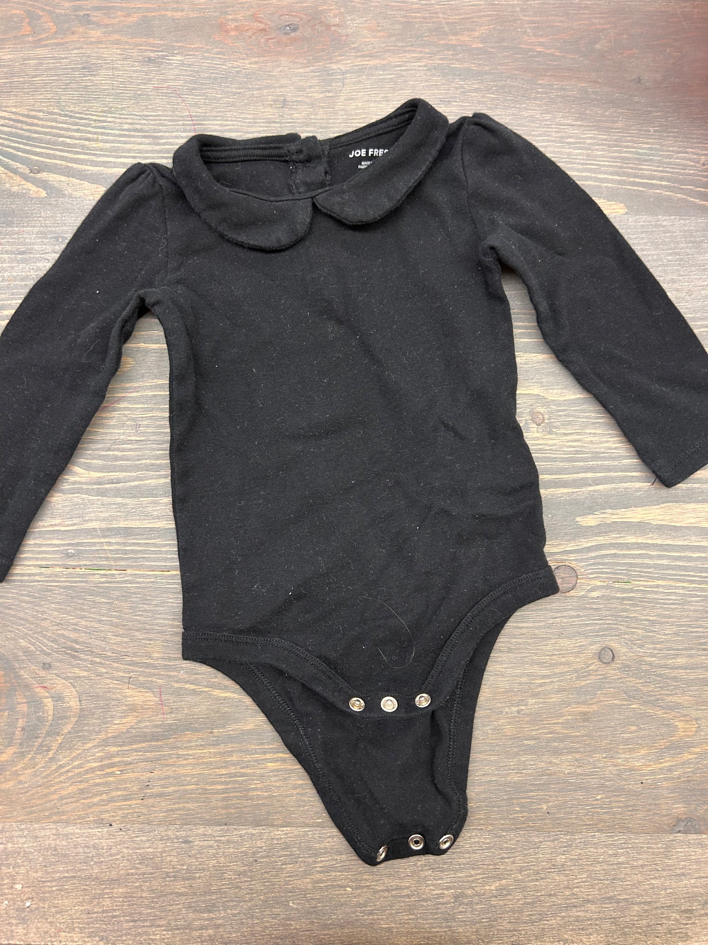 Joe fresh 12/18m black collard onesie