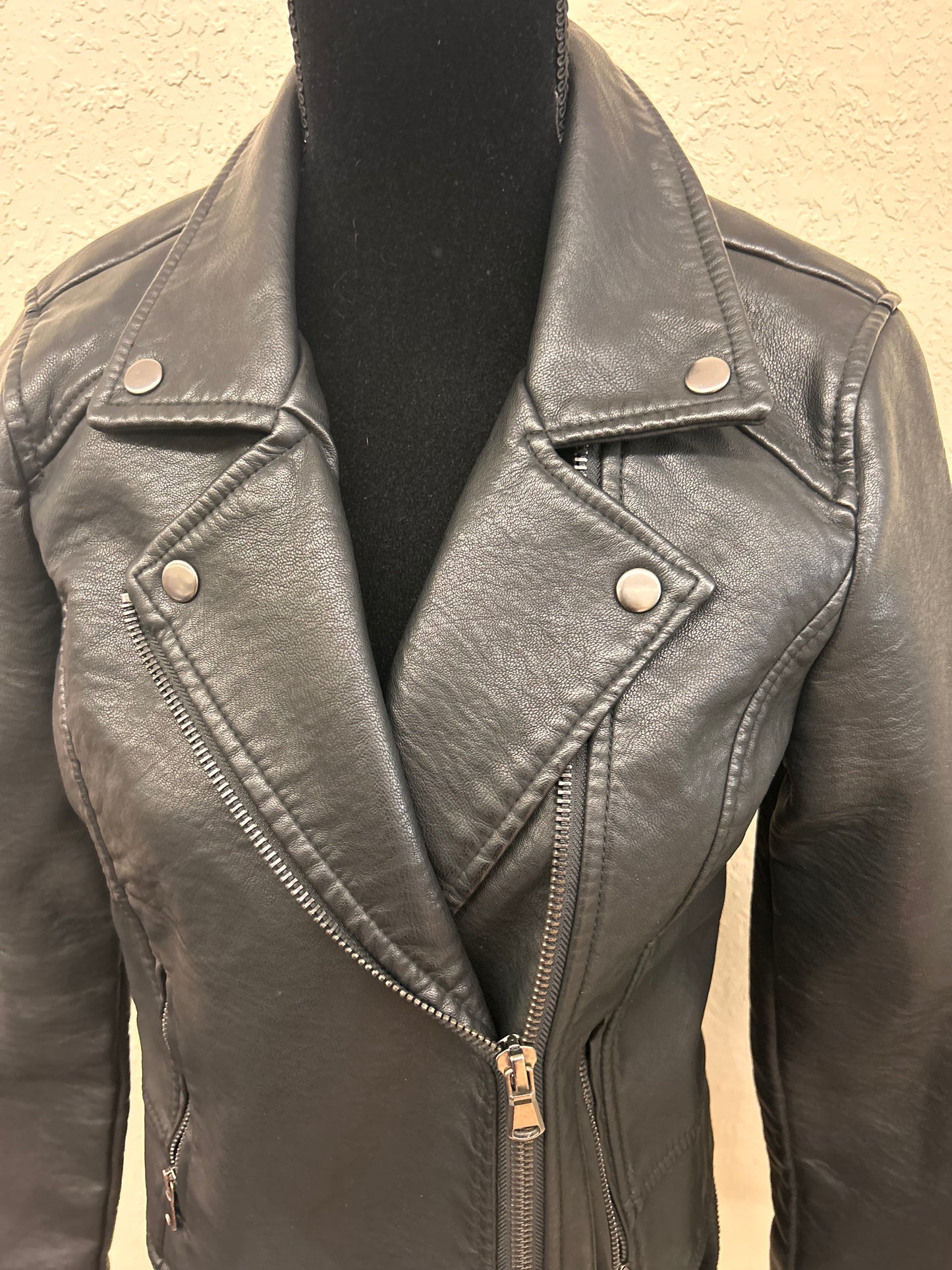 Tattoo medium black leather jacket