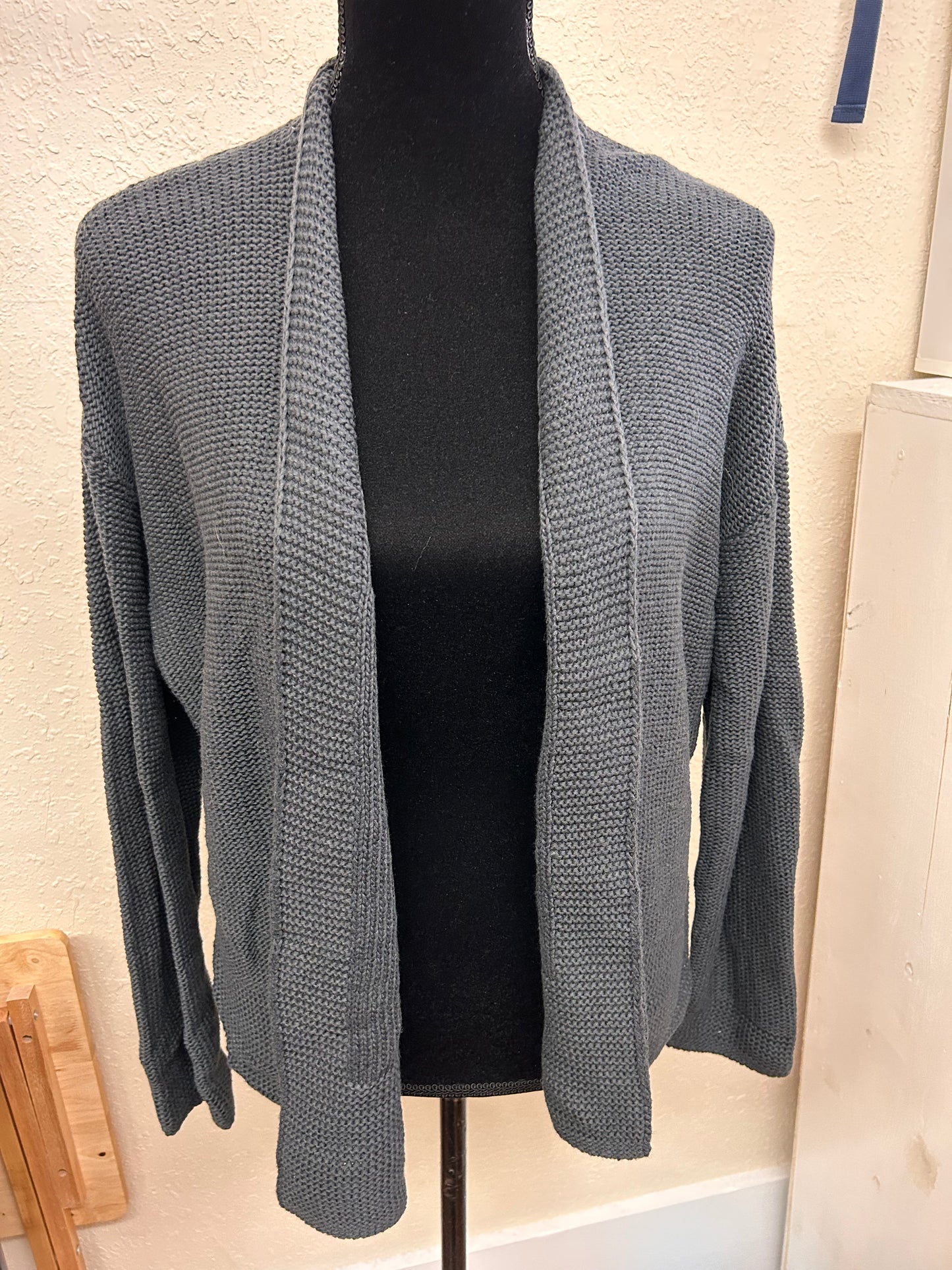 Old navy medium grey knit cardigan