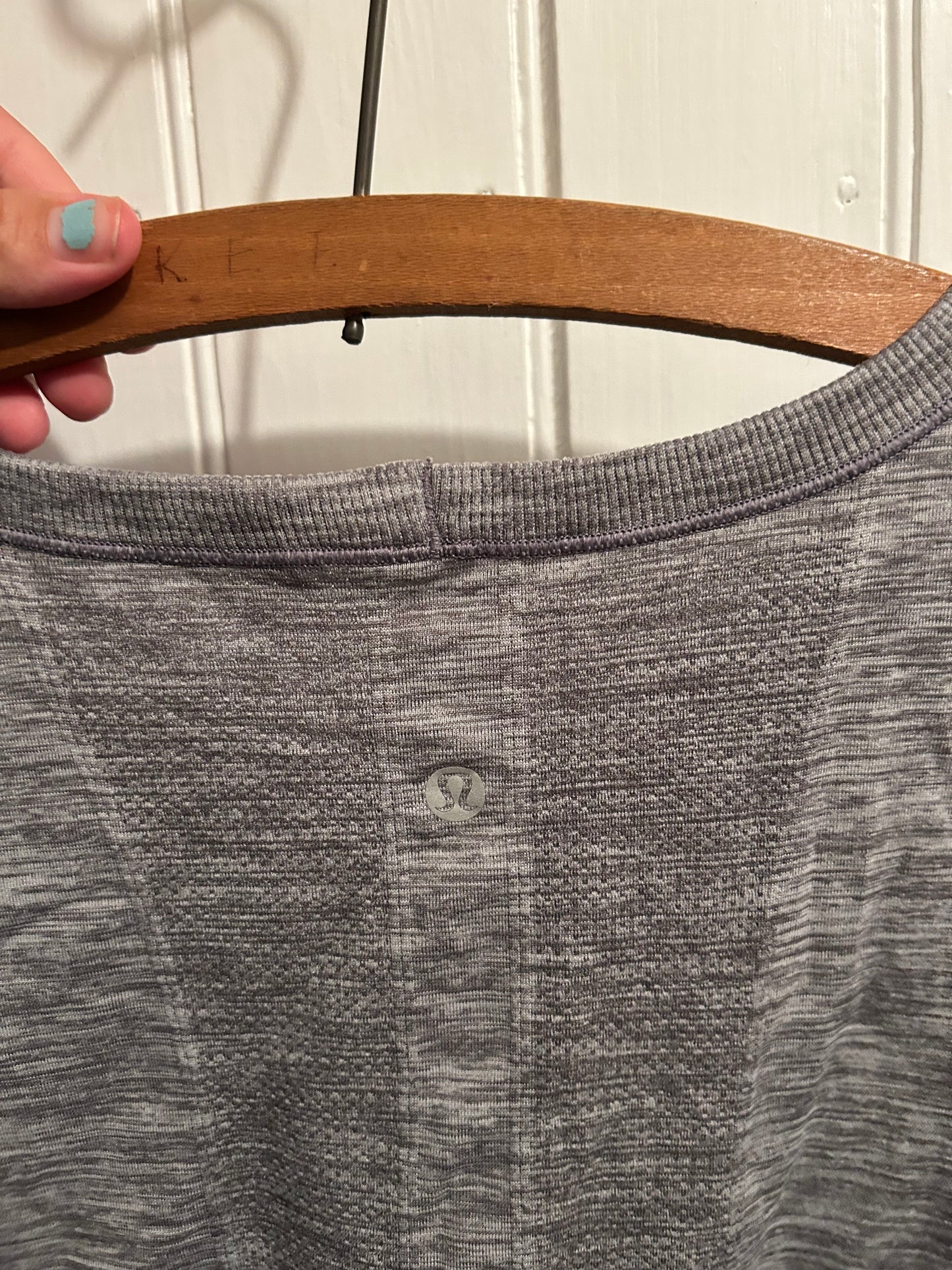 Lululemon 6/8 grey athletic dry quick long sleeve shirt