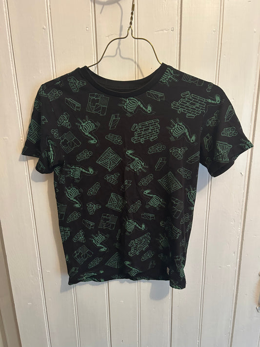 Fortnite 7/8 black & green graphic T-shirt