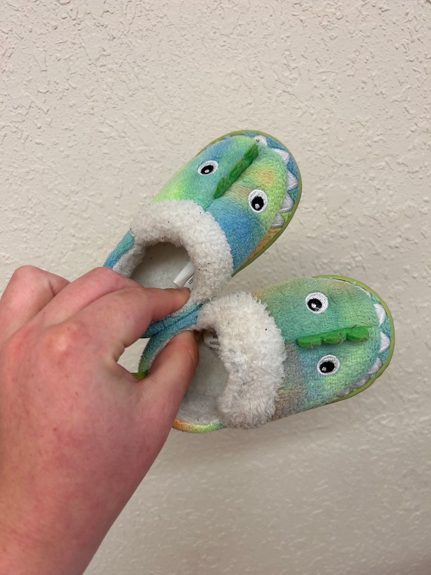 Infant 5 green Dino slippers