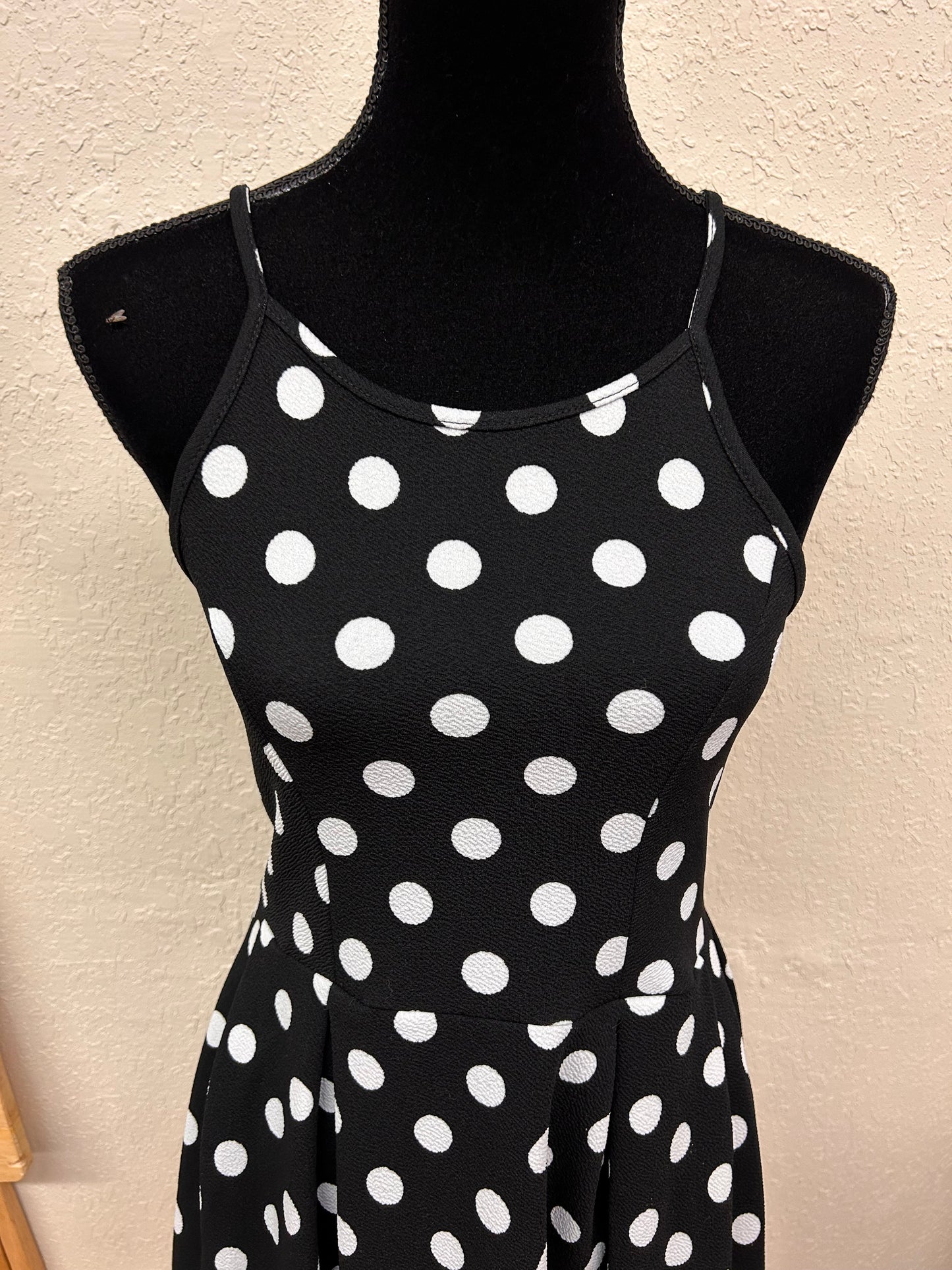 Suzy sheir medium black & white polka dot dress