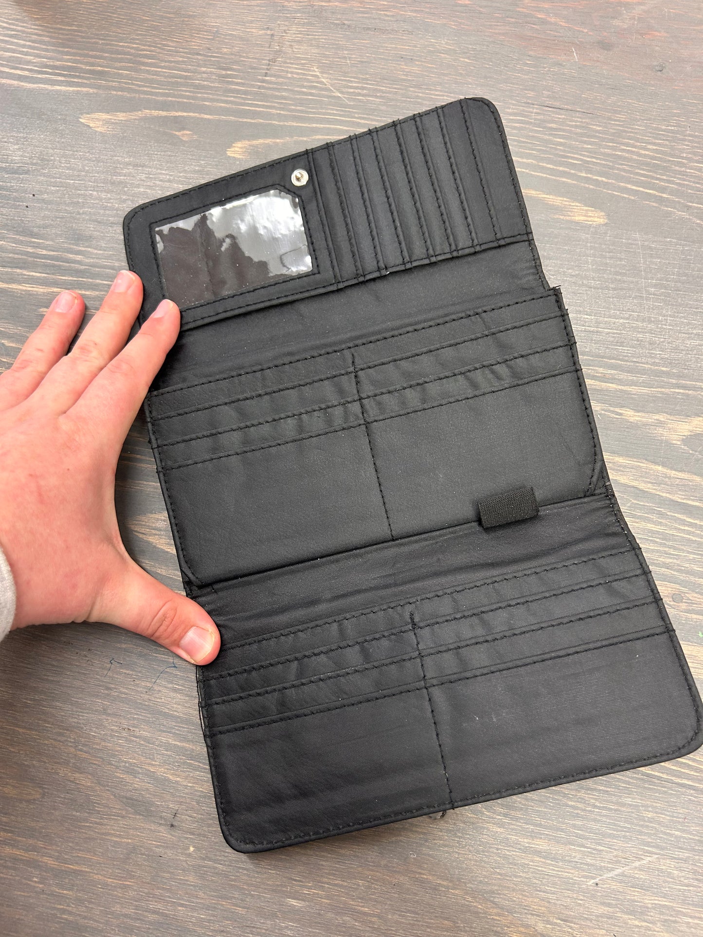 Black tri-fold Wallet