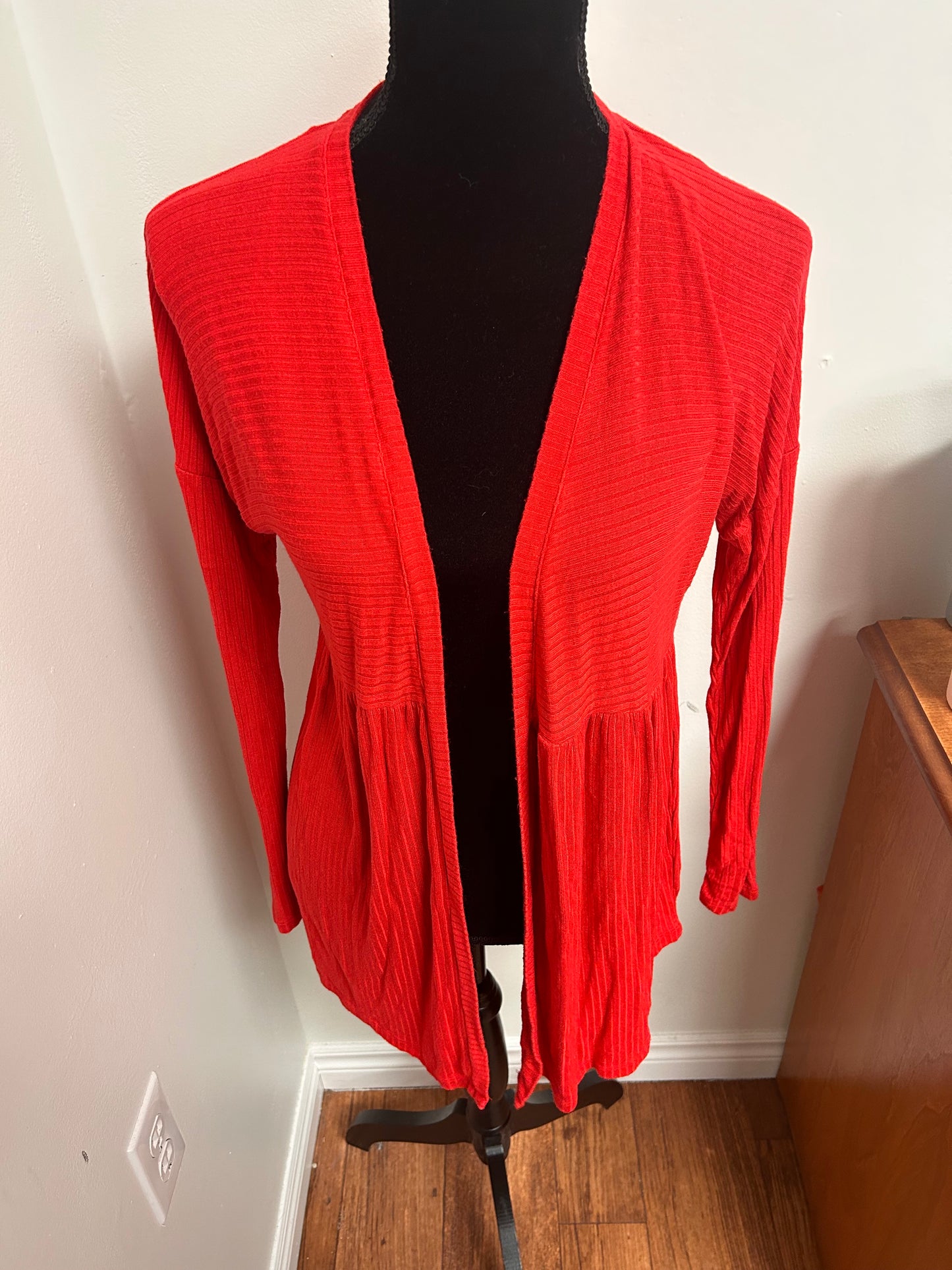 Cupio small red ribbed cardigan