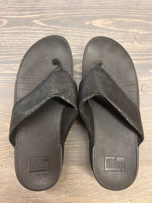 Fitflop Size 6 black pleather flip flops