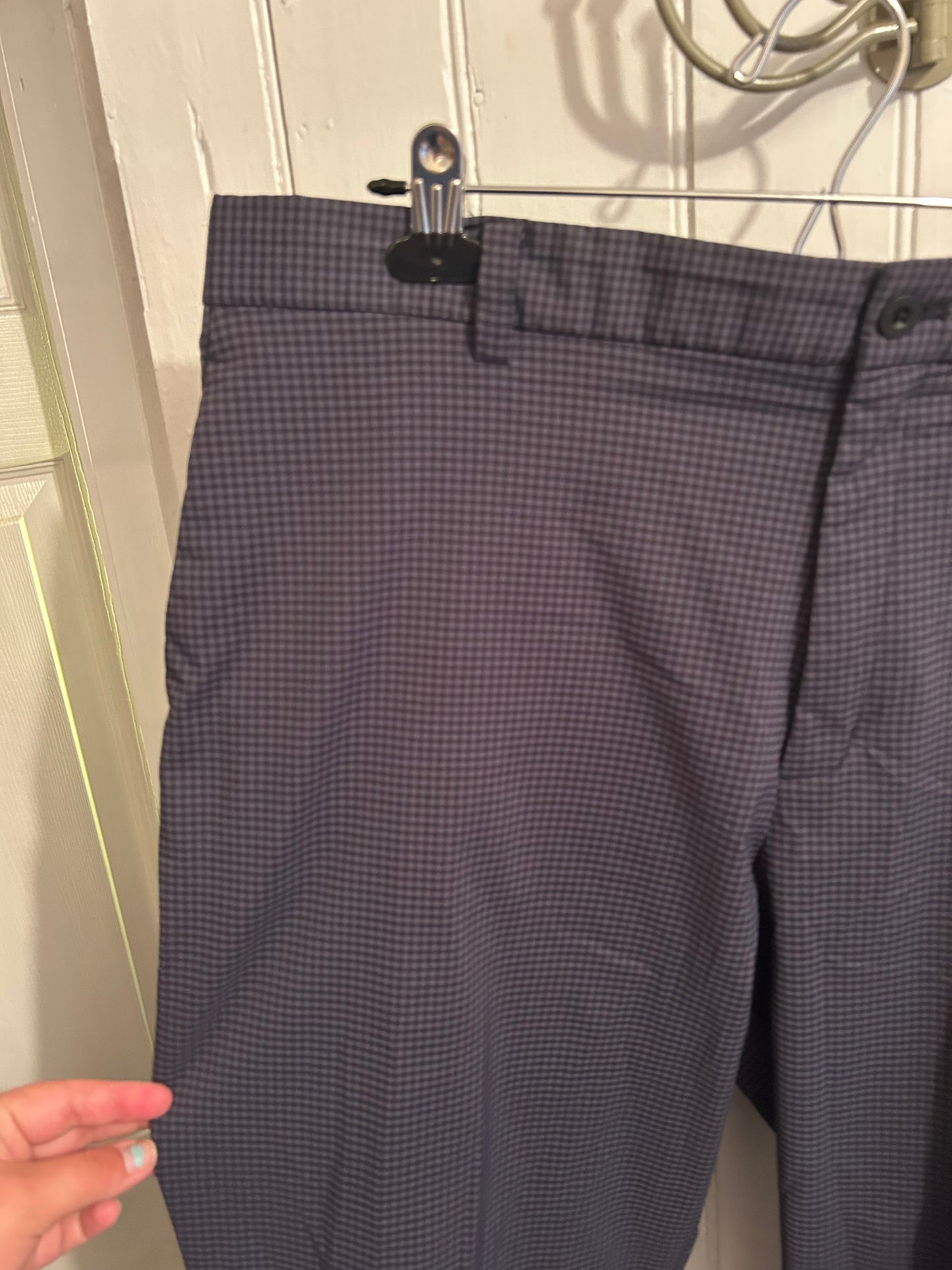 Nike men’s 40x32 black checkered golf pants