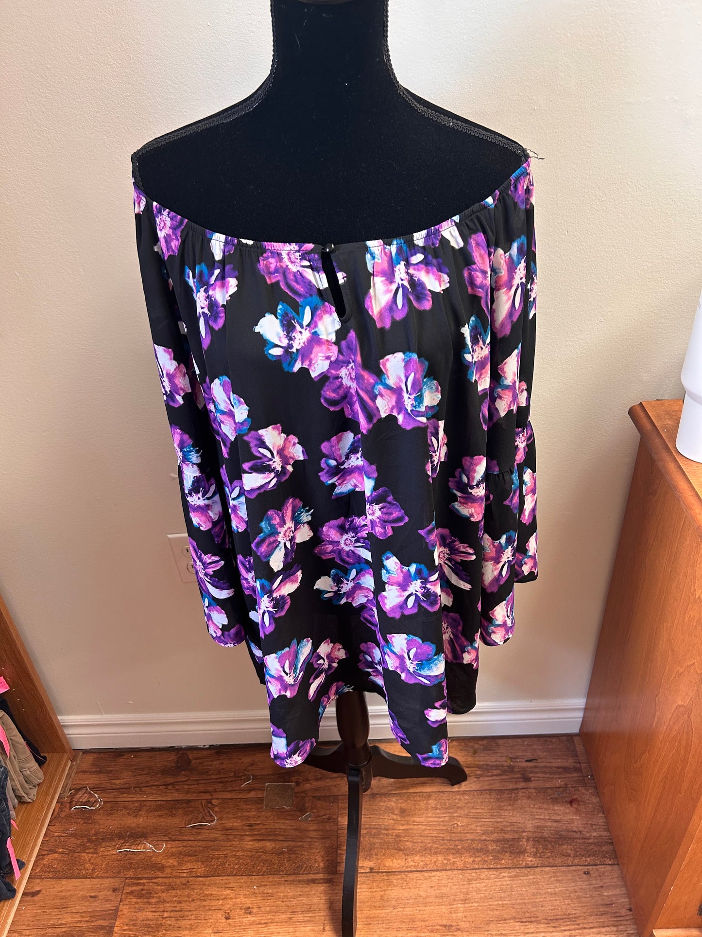 NEW Michel studio size 20 purple & black floral sheer blouse