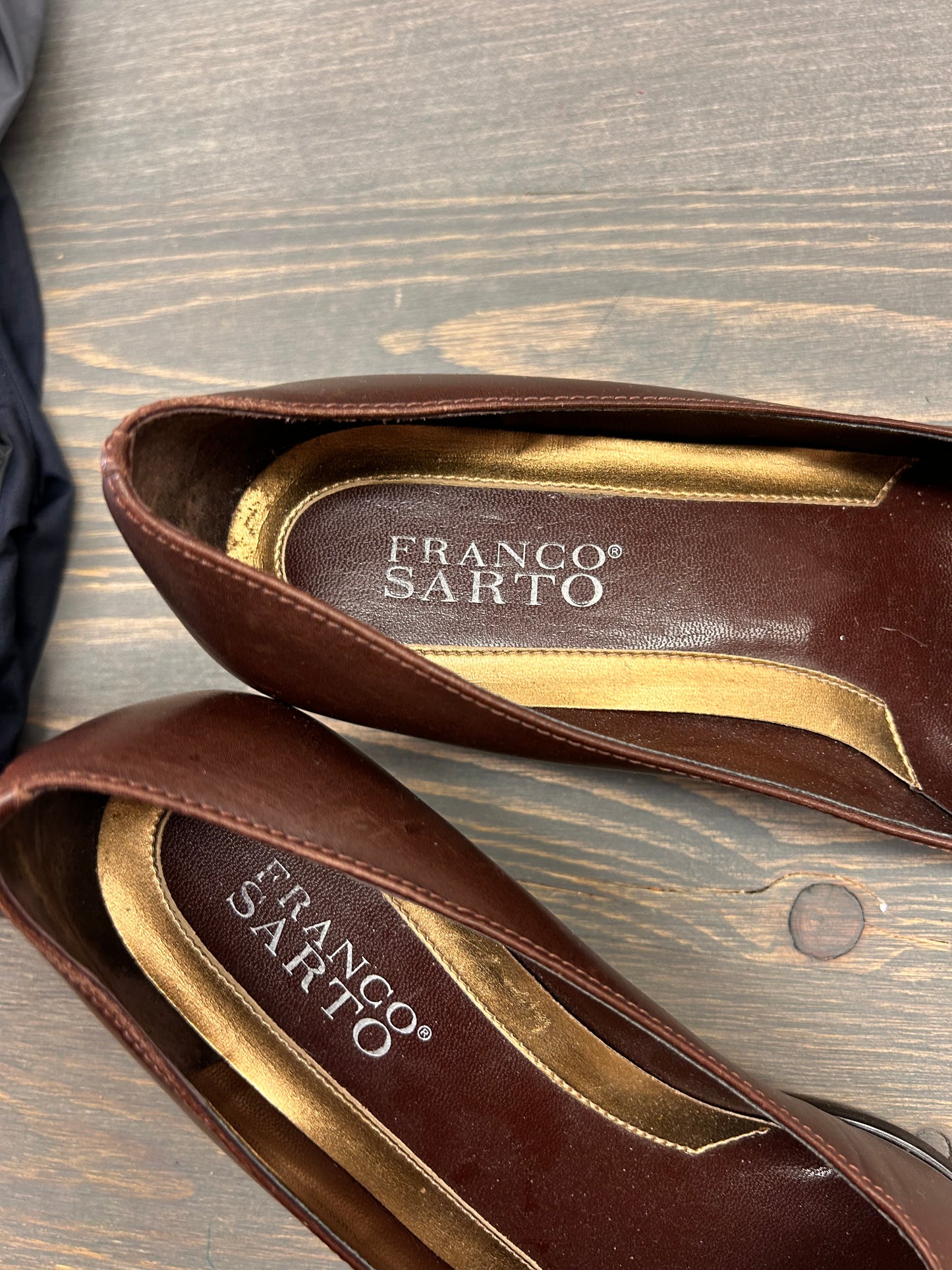 NEW Franco Sarto 7.5 brown kitten heels