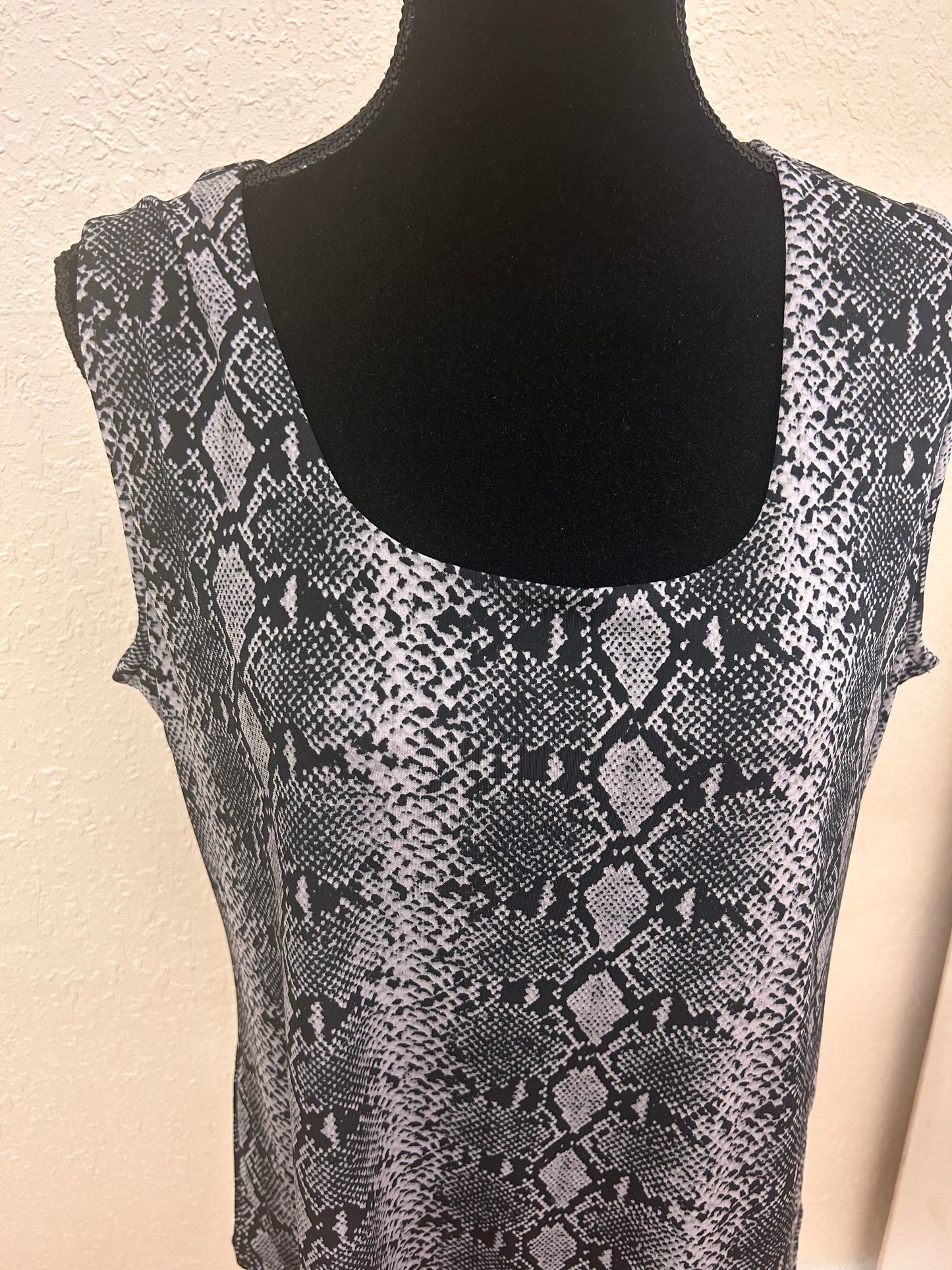 Cleo xl grey snake print tank top