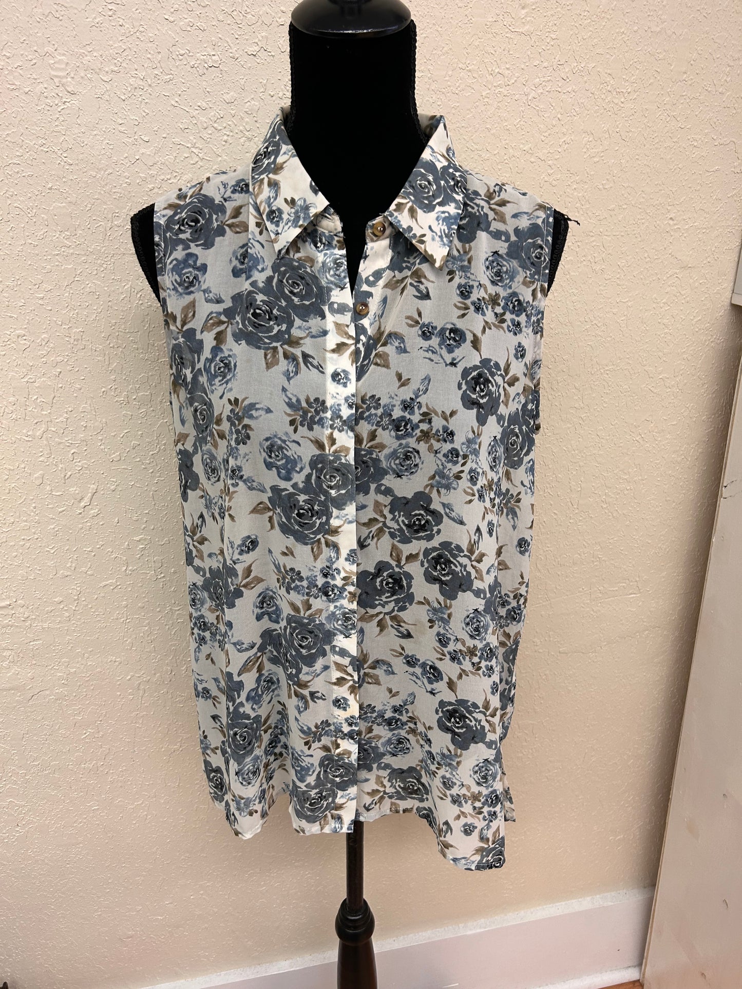 Mystree large blue floral sleeveless blouse