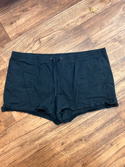 Reitmans size 20 black shorts