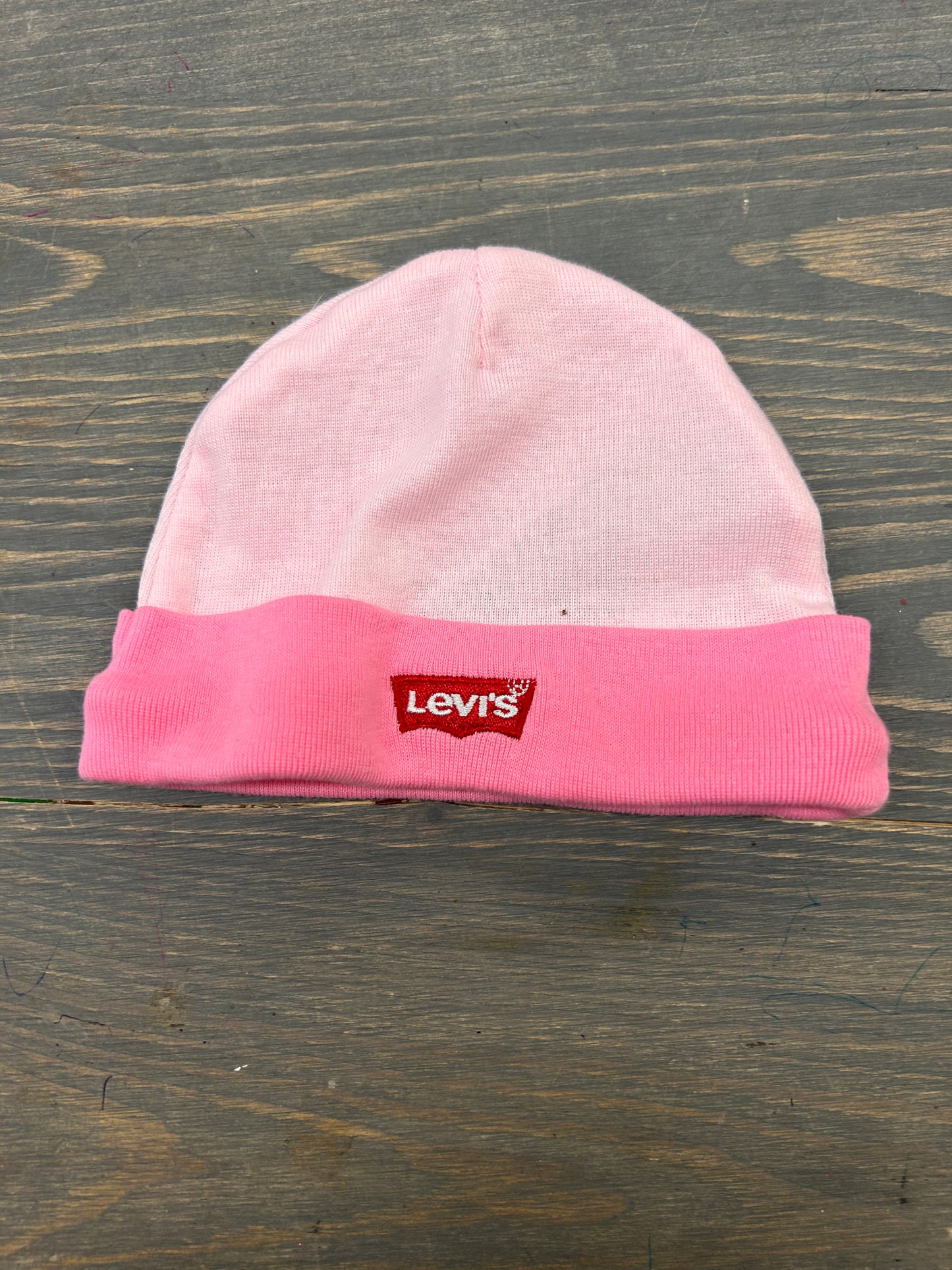 Levi 0/6m pink hat