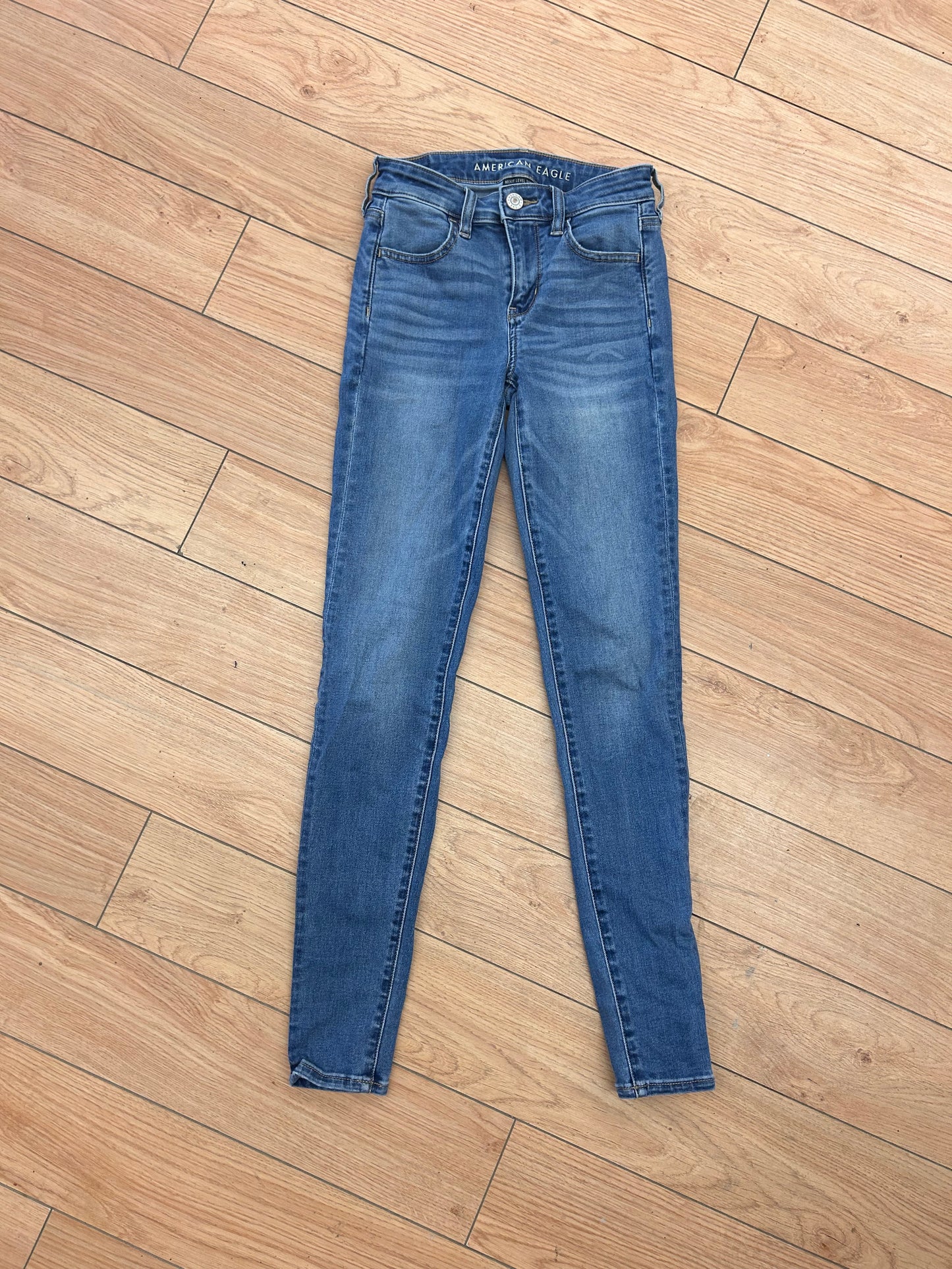 American eagle 0 TALL medium wash skinny jeans