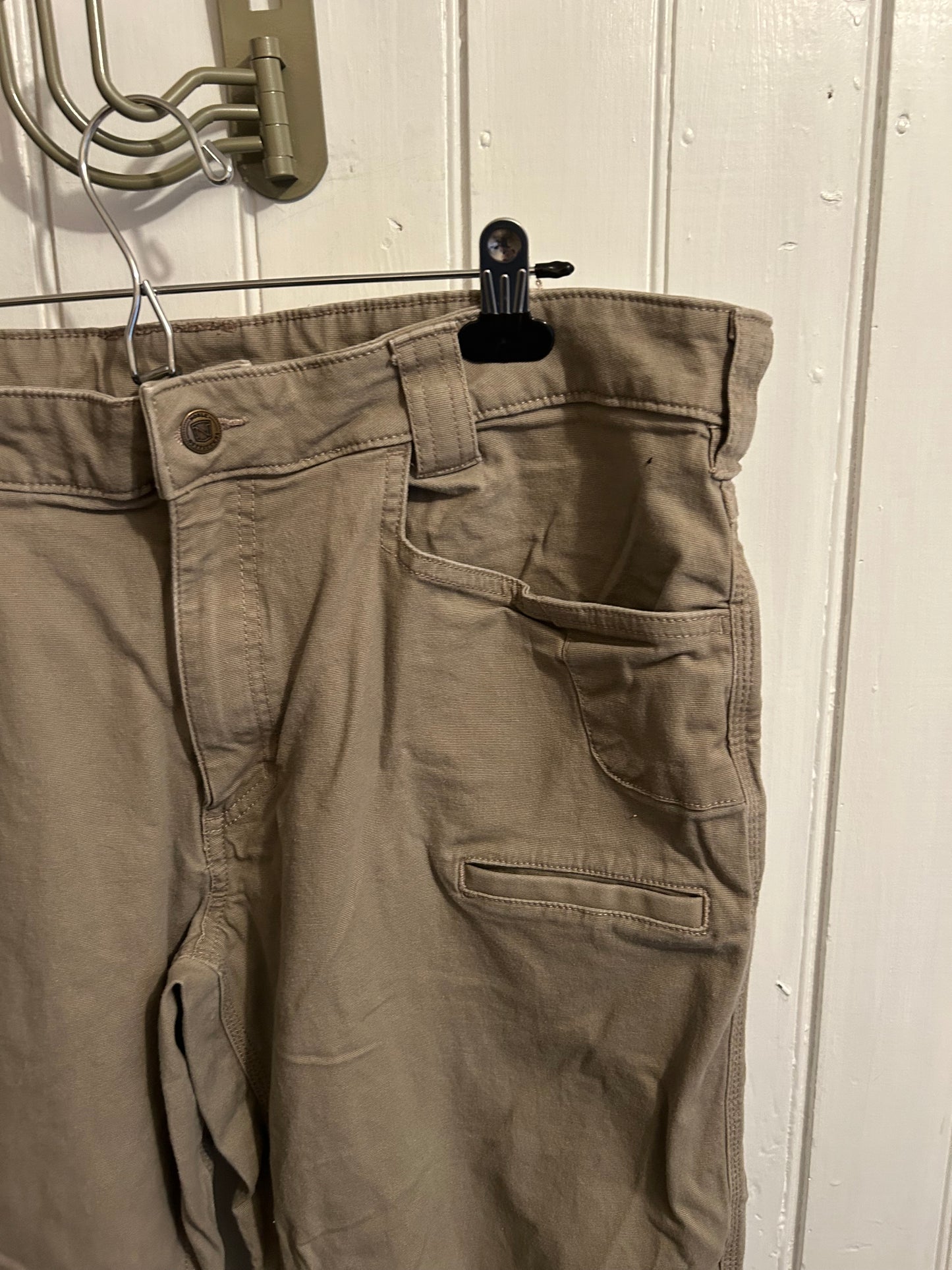 Noble outfitters men’s 40x32 tan jeans