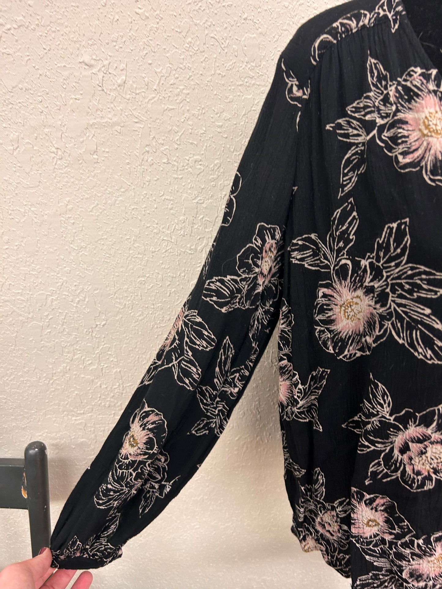 Amuse large black & tan floral blouse