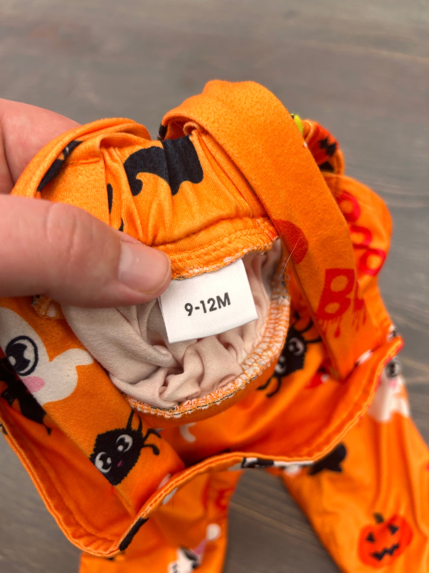 Small shop 9/12m Halloween overalls