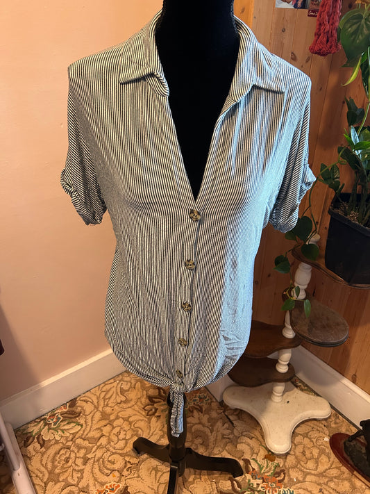 Kim & cami small green striped button down blouse