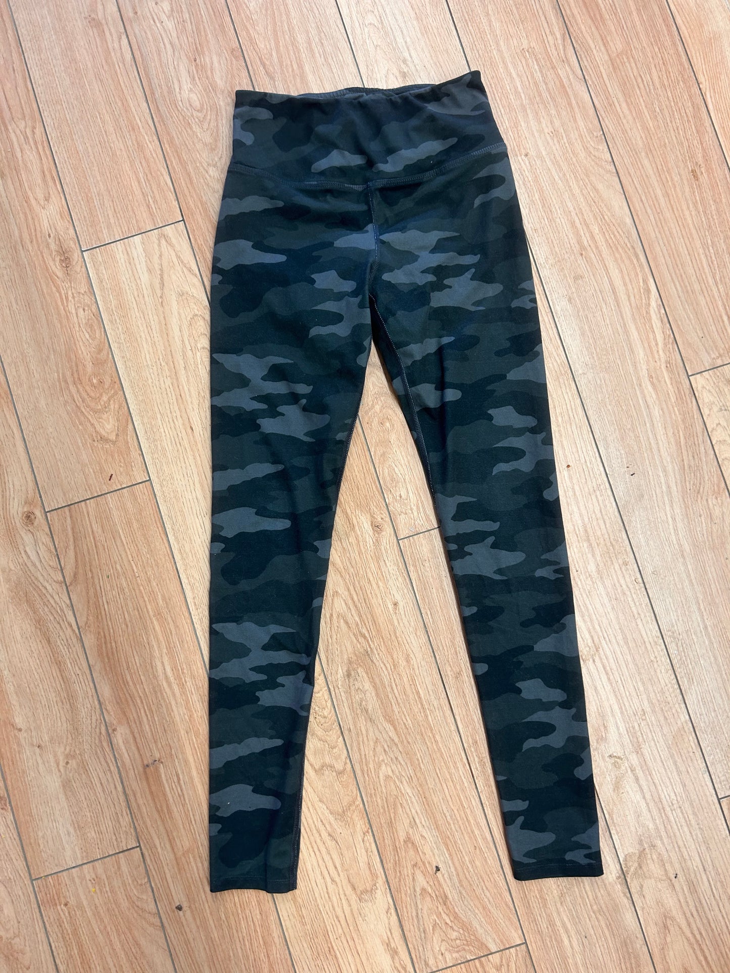 SO small green camo leggings