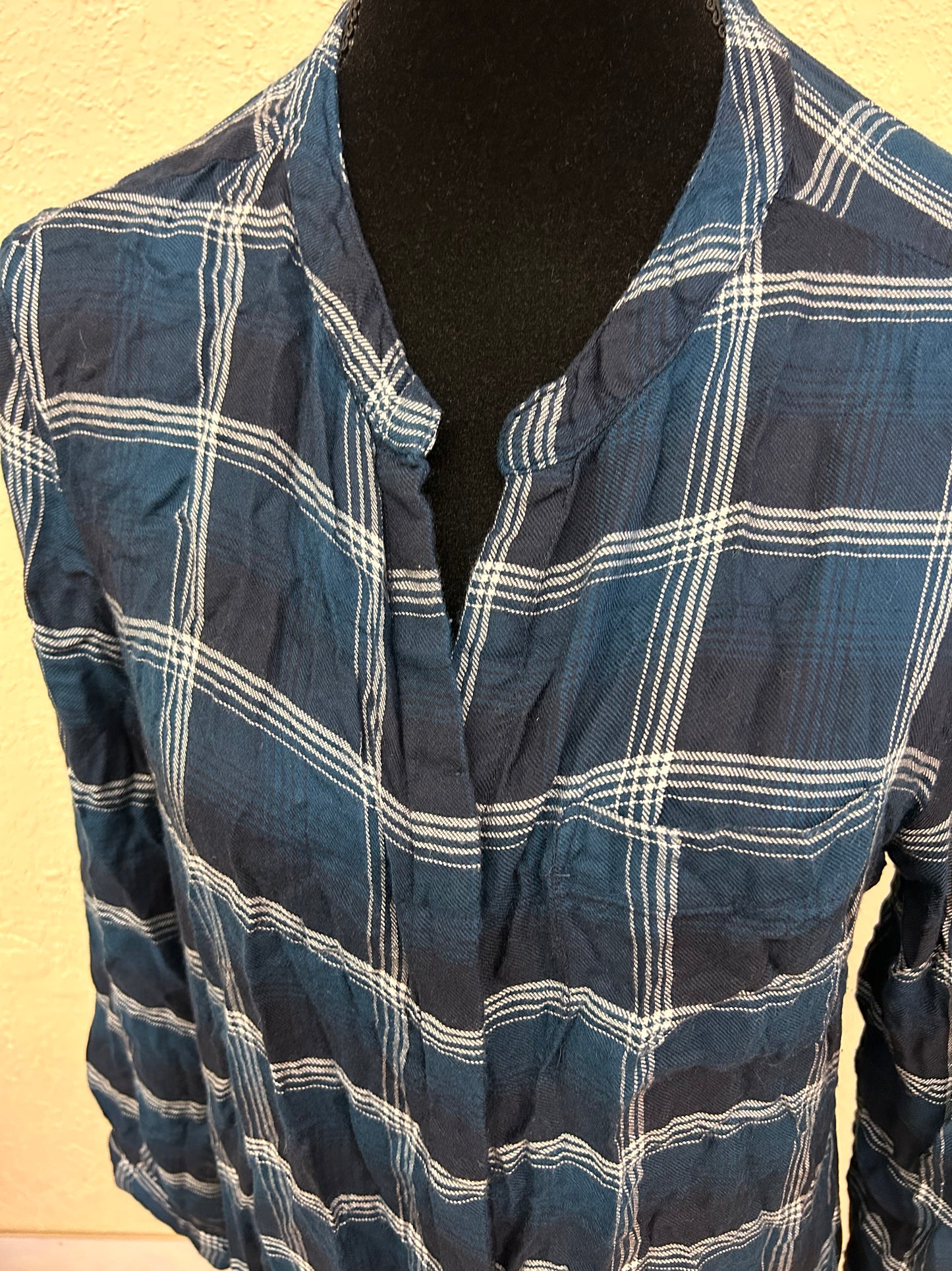 Paparazzi medium blue plaid button up tunic